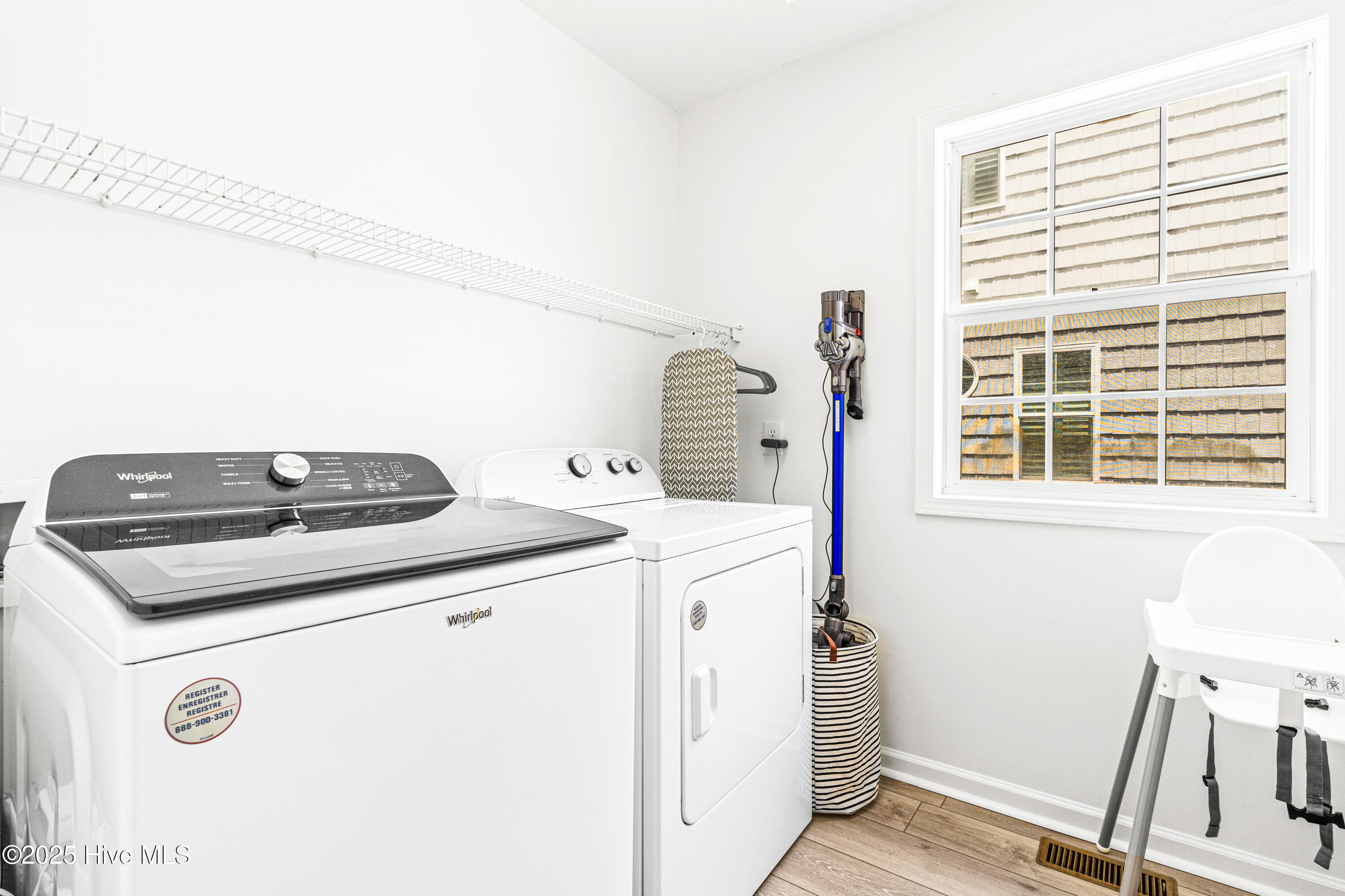 100510863 | Photo 45