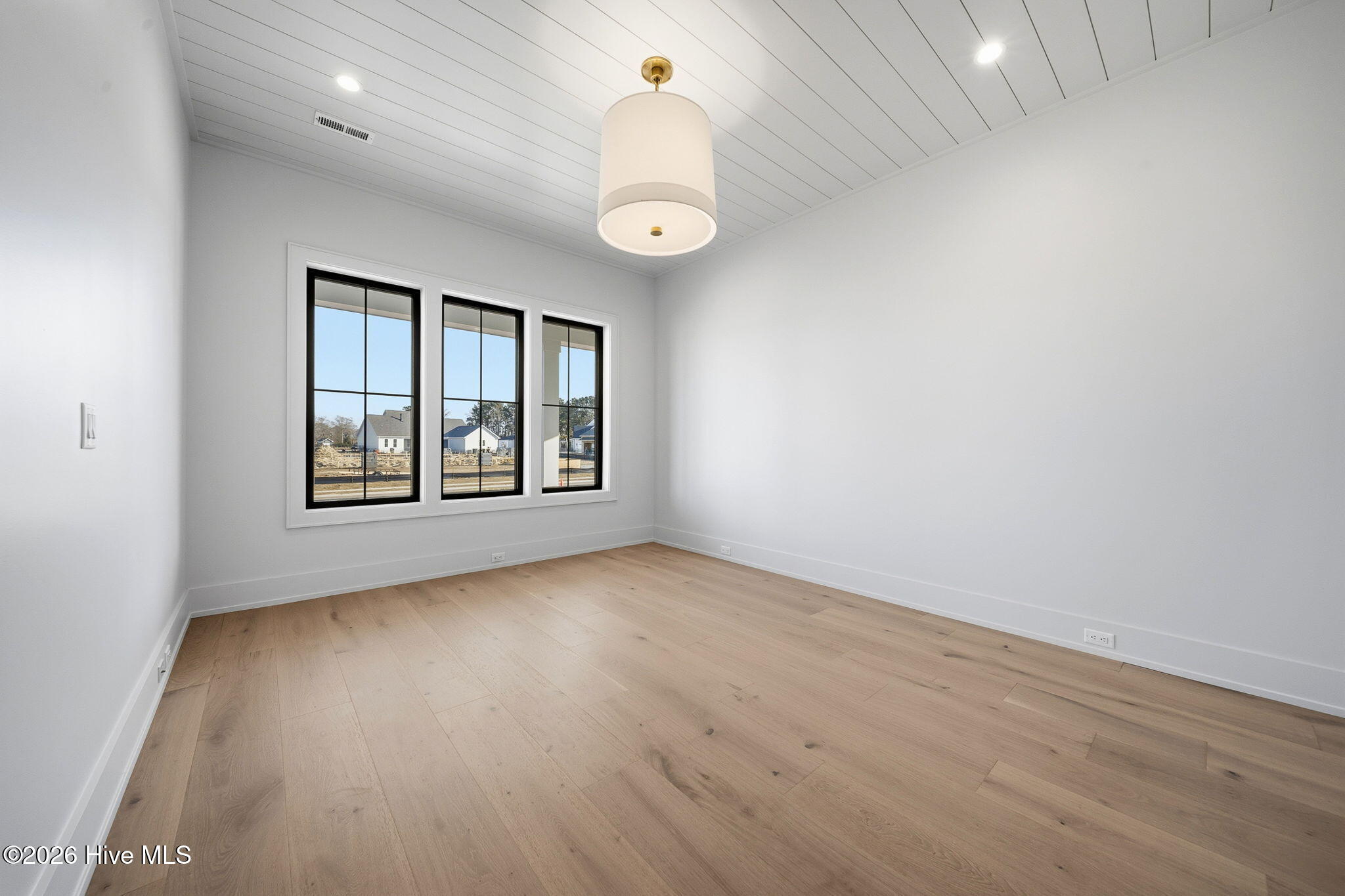 100500065 | Photo 51