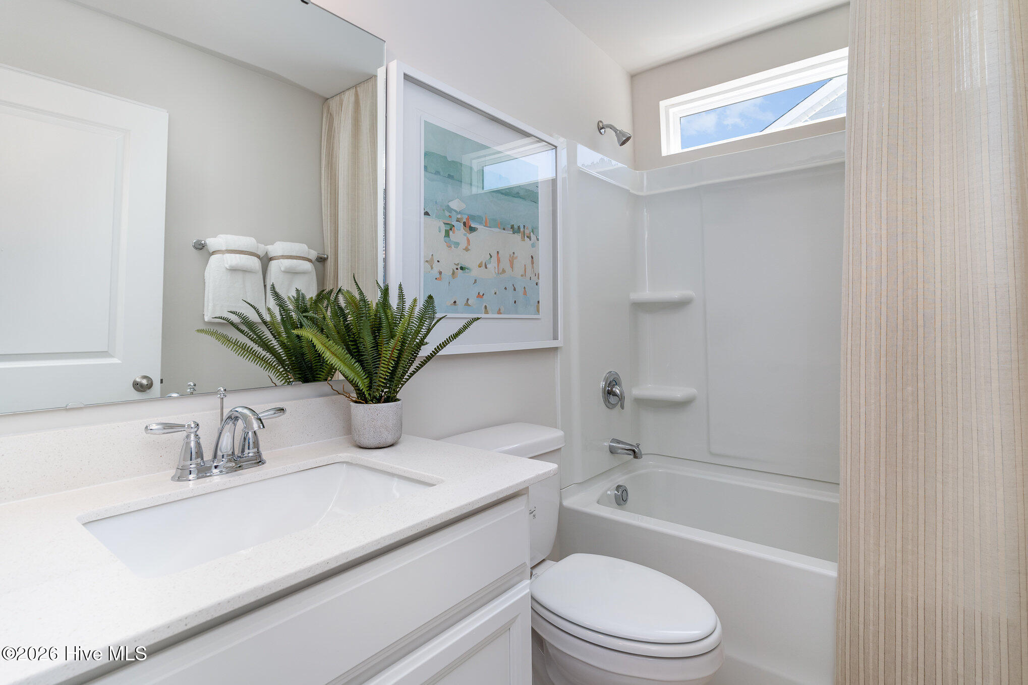 100565475 | Photo 27