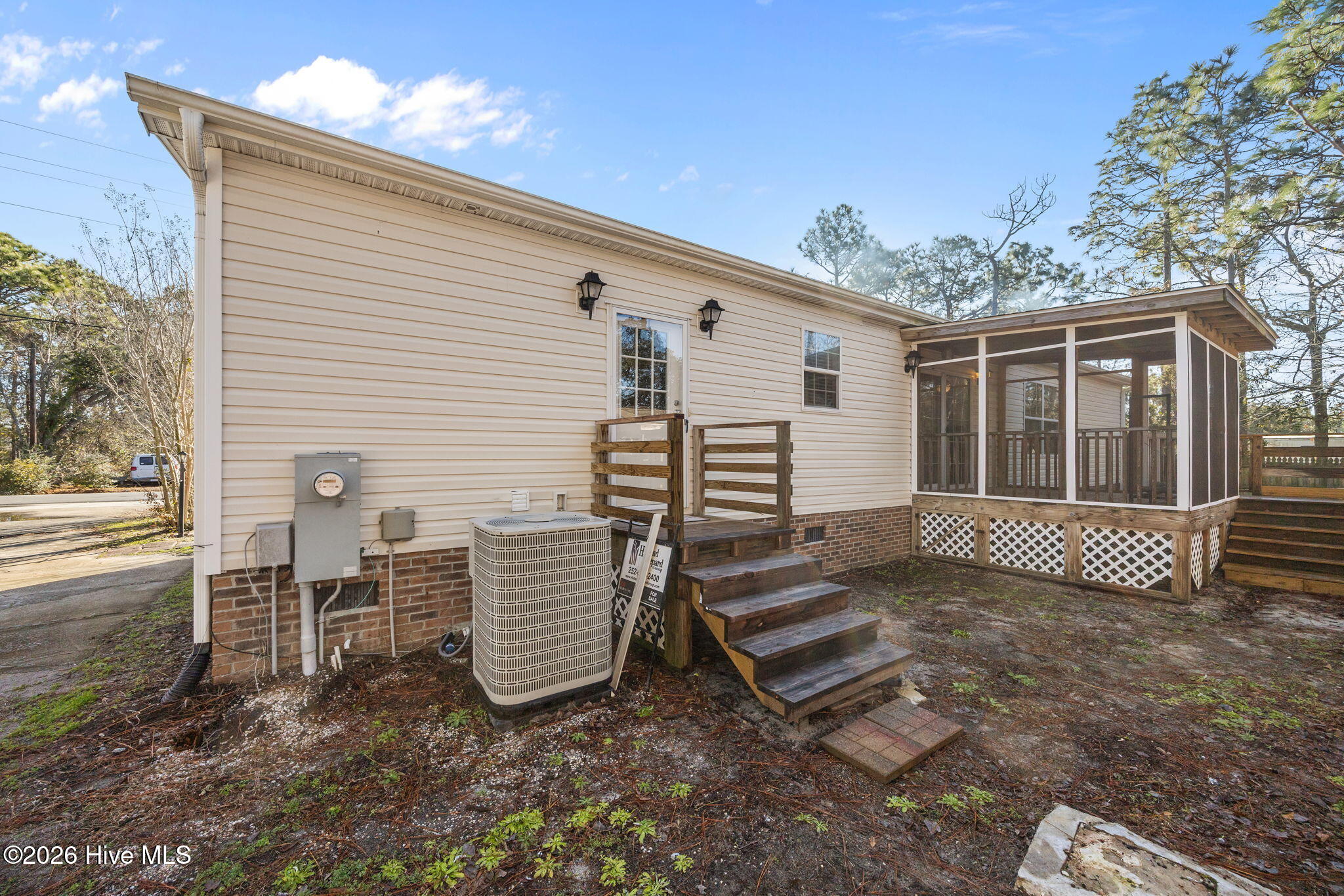 100550408 | Photo 33