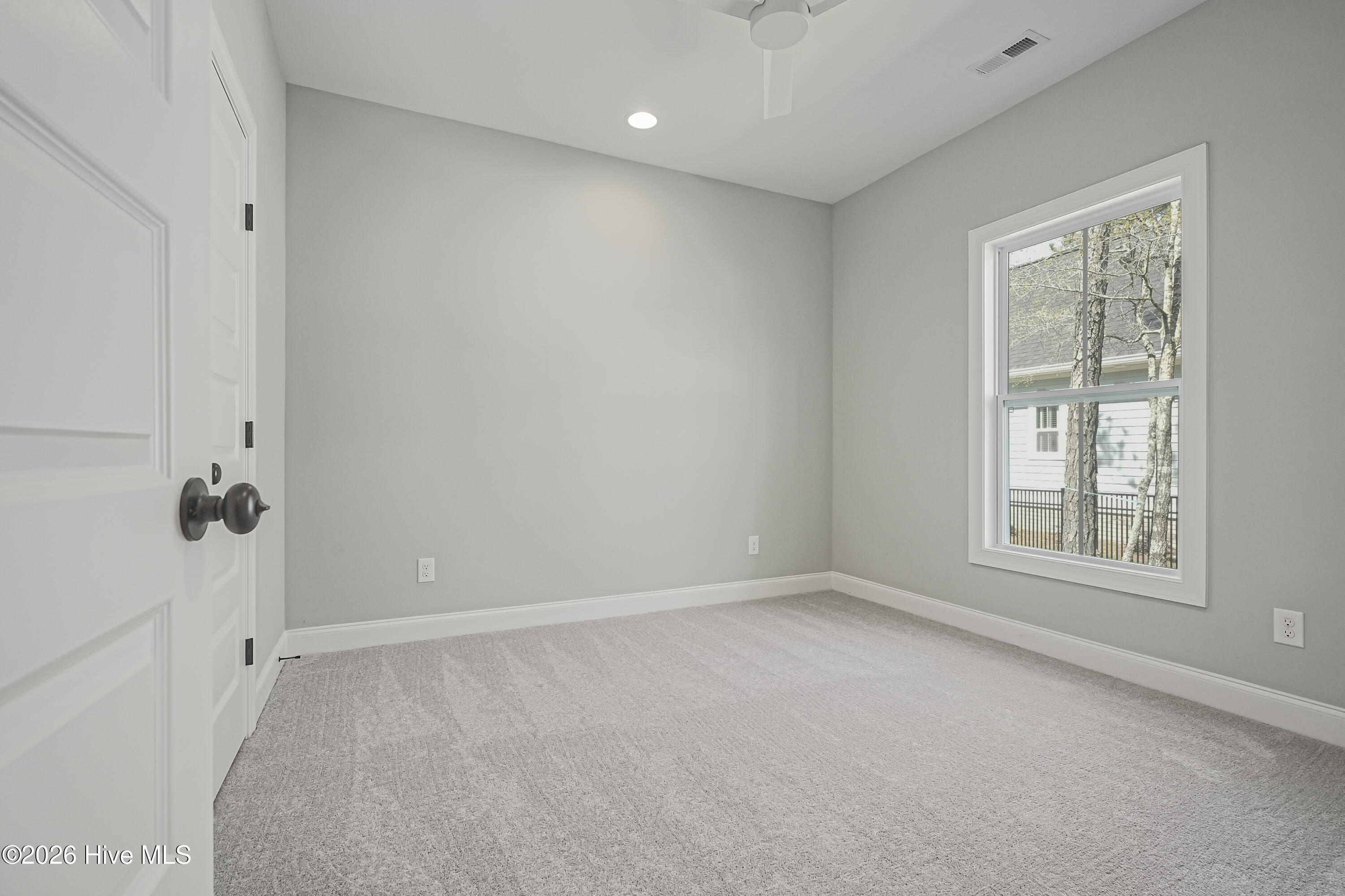 100555339 | Photo 25