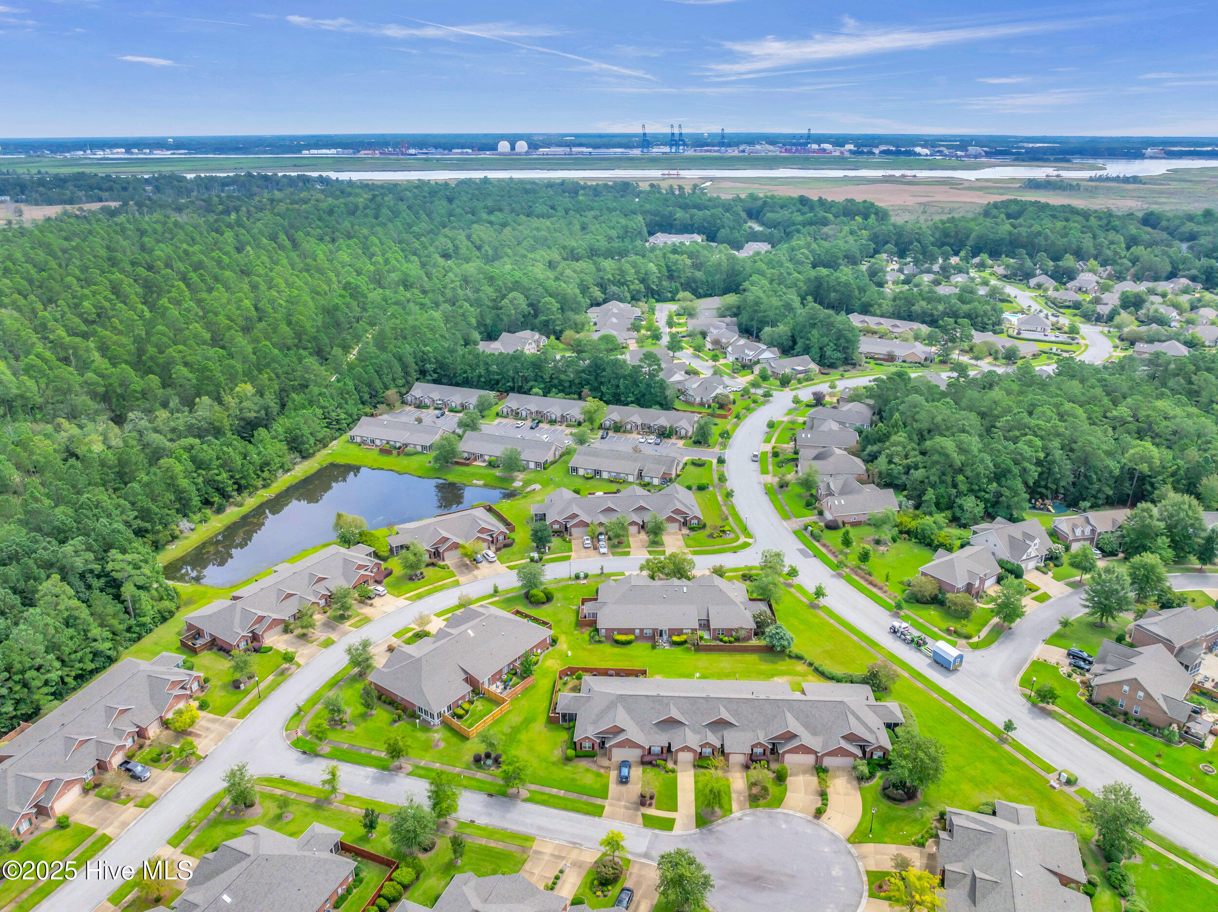 100564628 | Photo 46