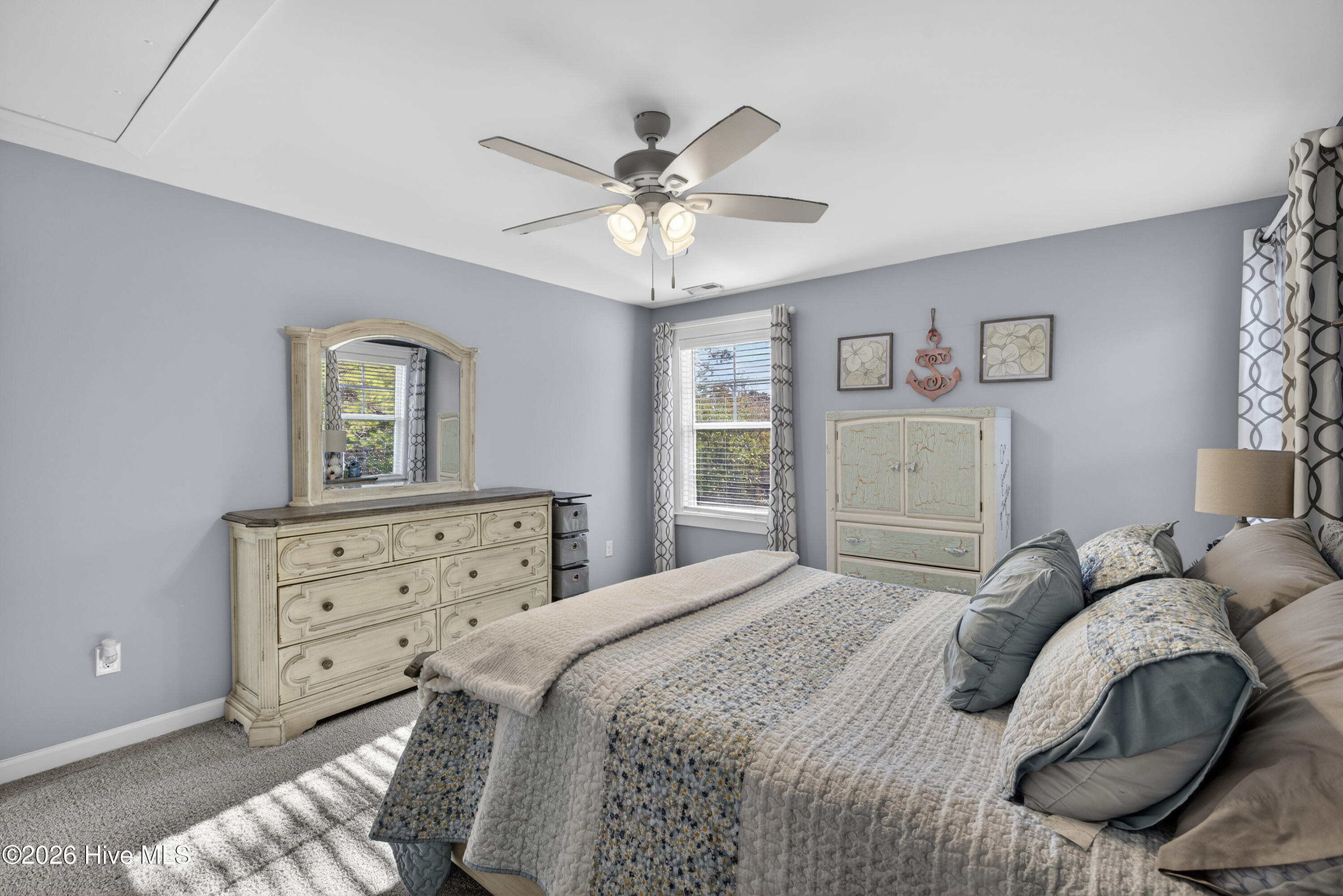 100548256 | Photo 32