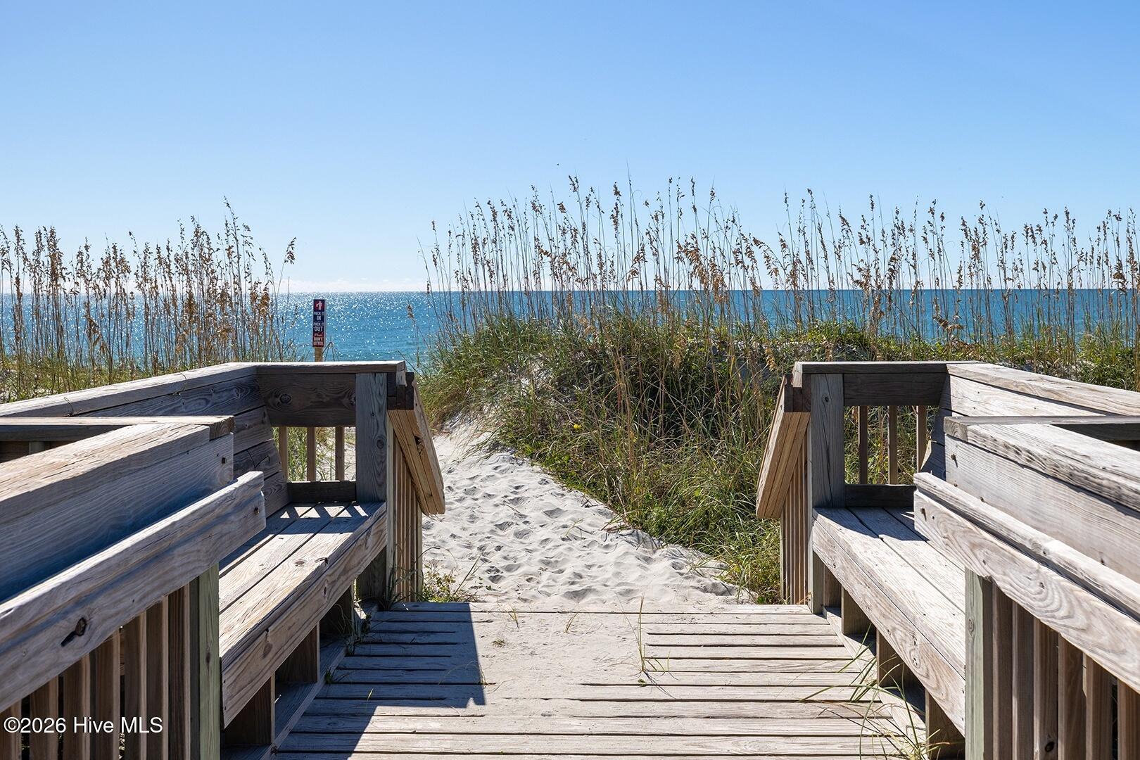 100562312 | Photo 30