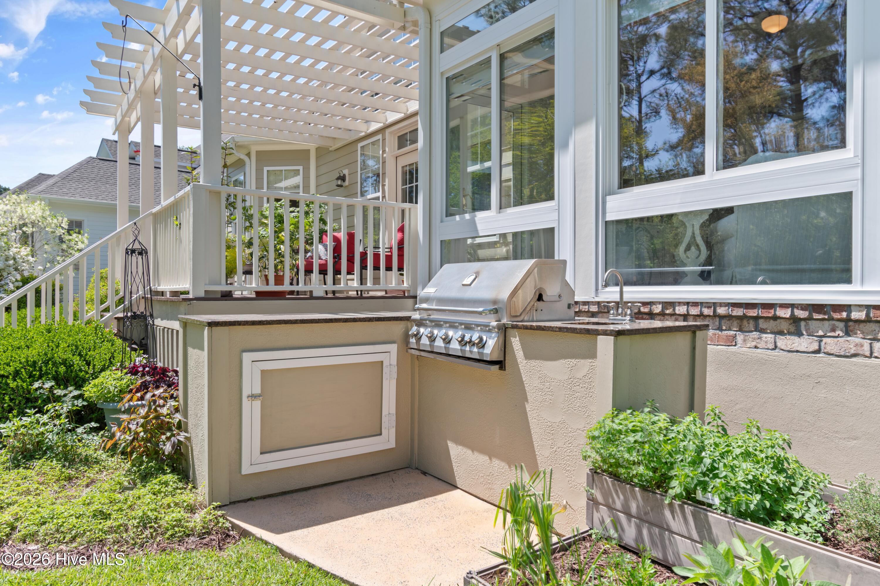 100567309 | Photo 57