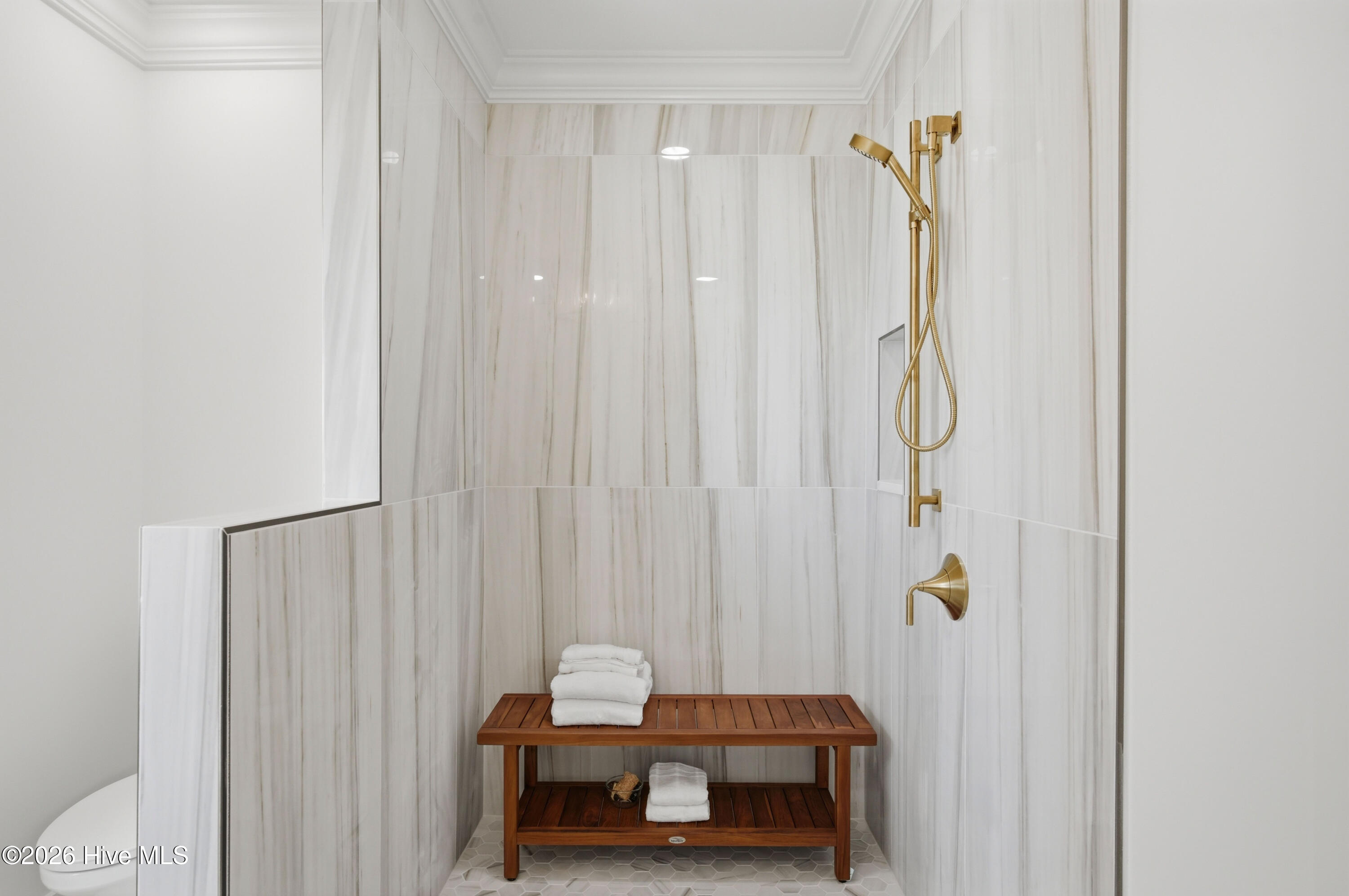 100508019 | Photo 31