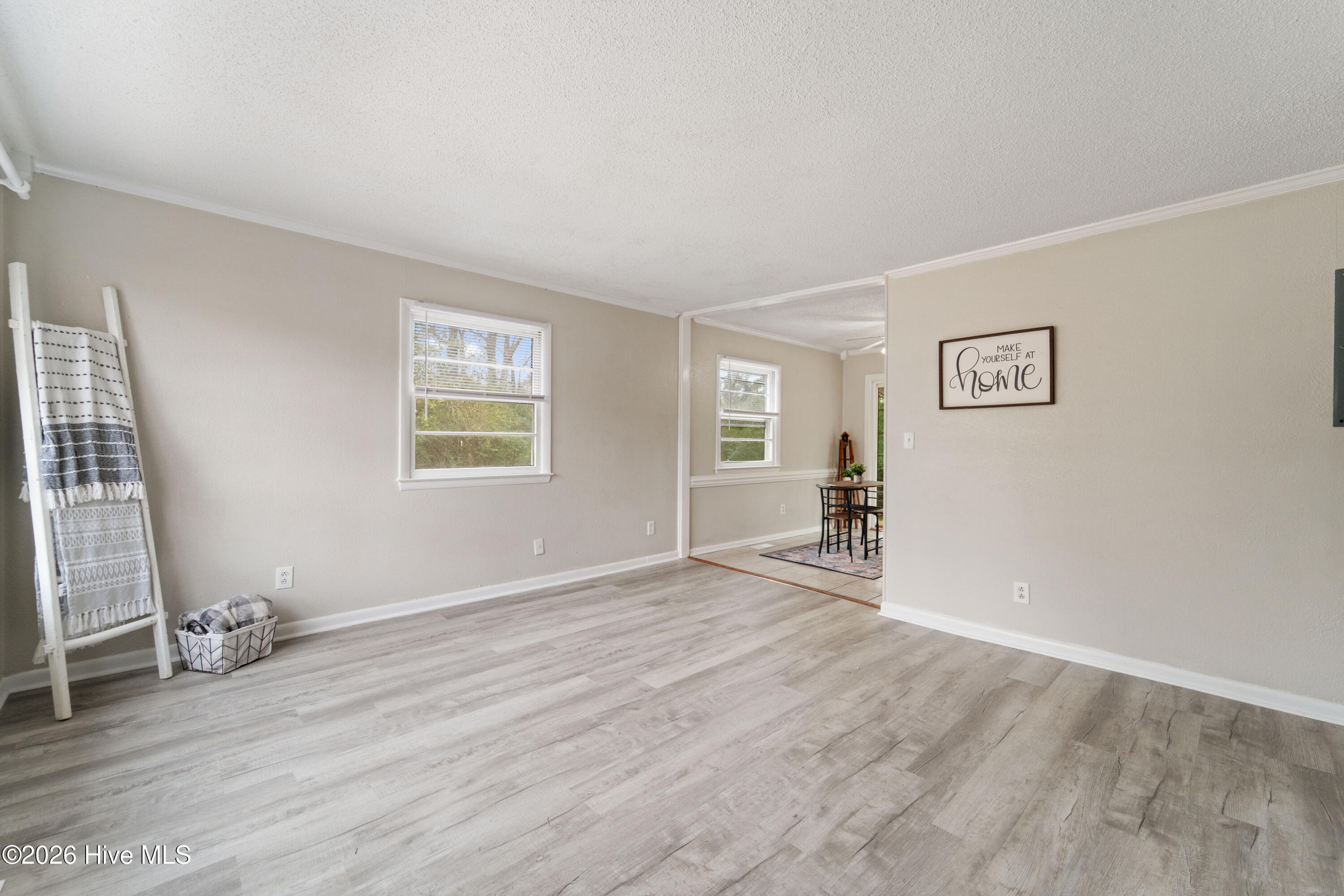 100551090 | Photo 10