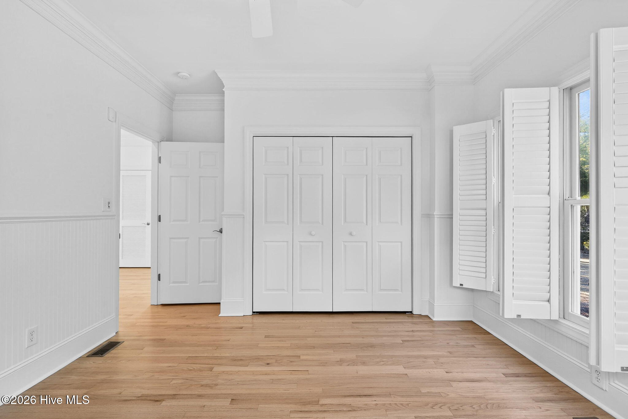 100555125 | Photo 25