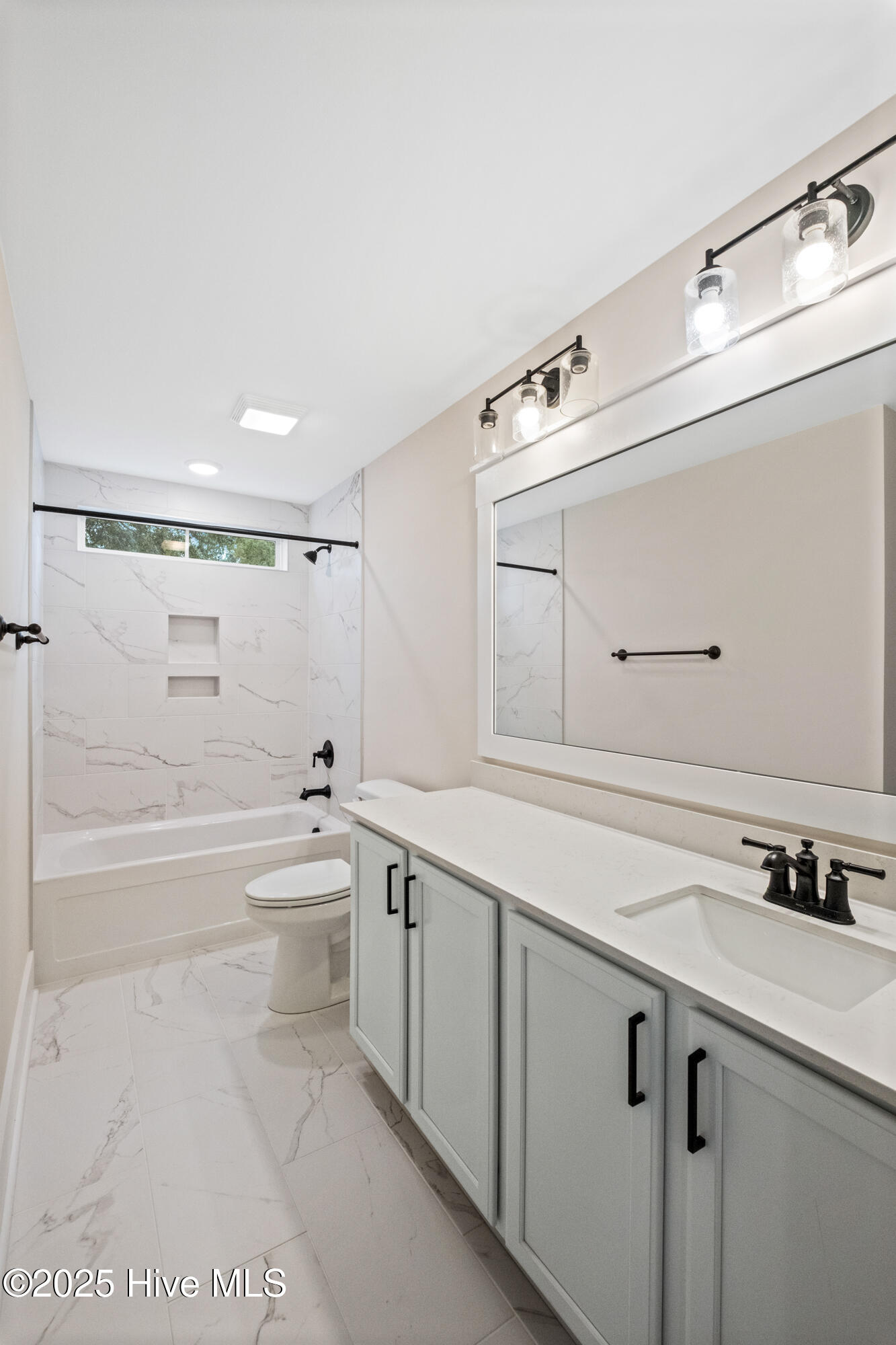 100524304 | Photo 25