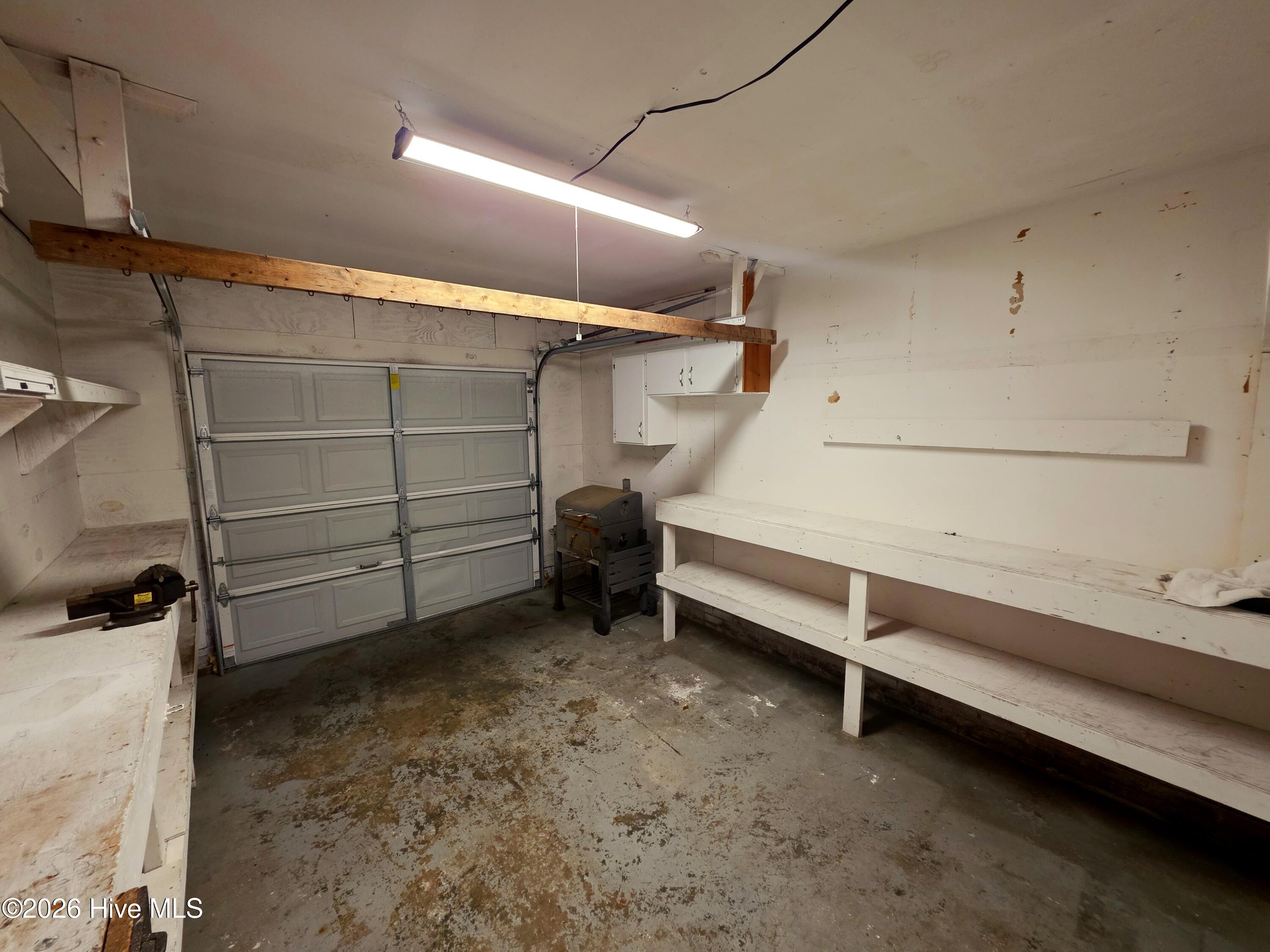 100567105 | Photo 22