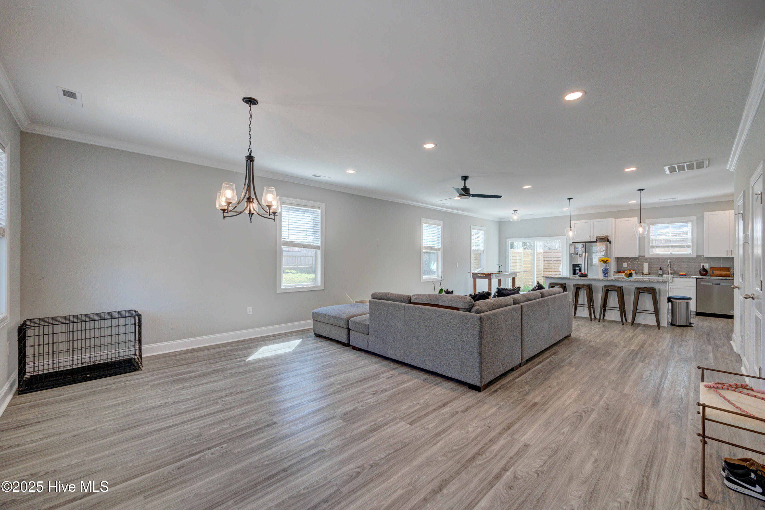 100494235 | Photo 26