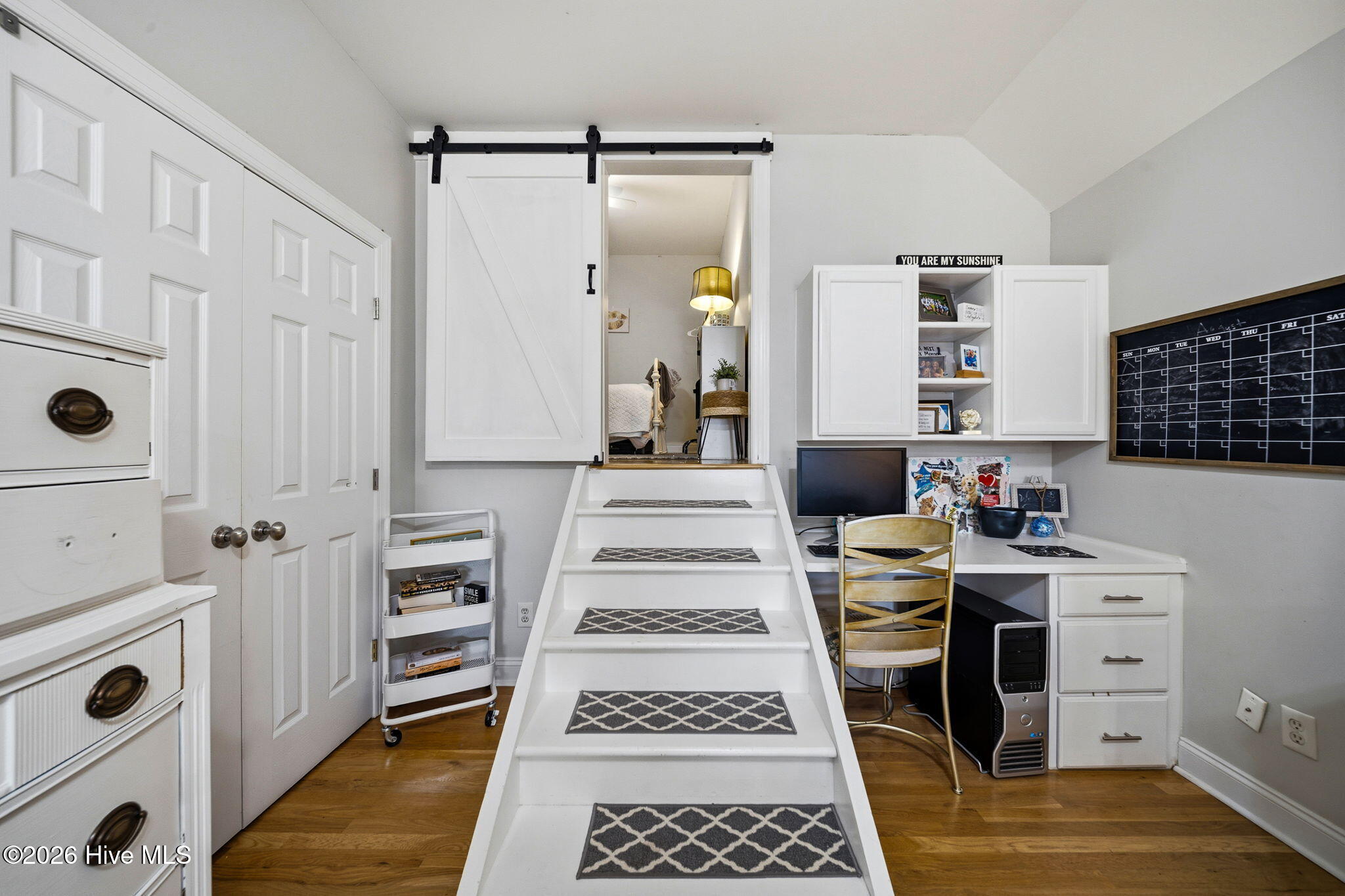 100561515 | Photo 78