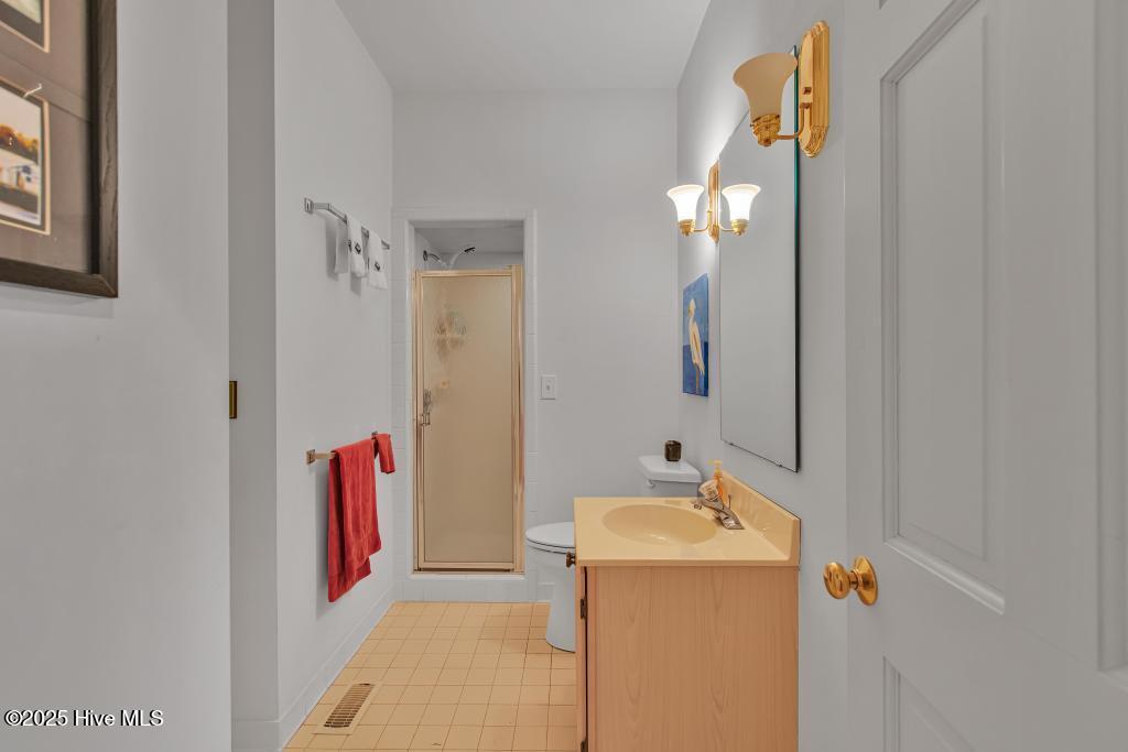 100530645 | Photo 27