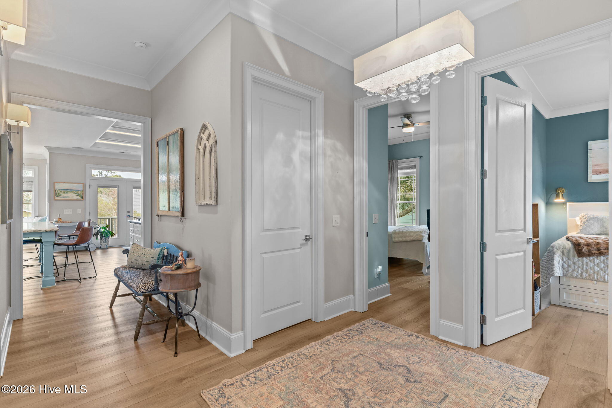 100557179 | Photo 27