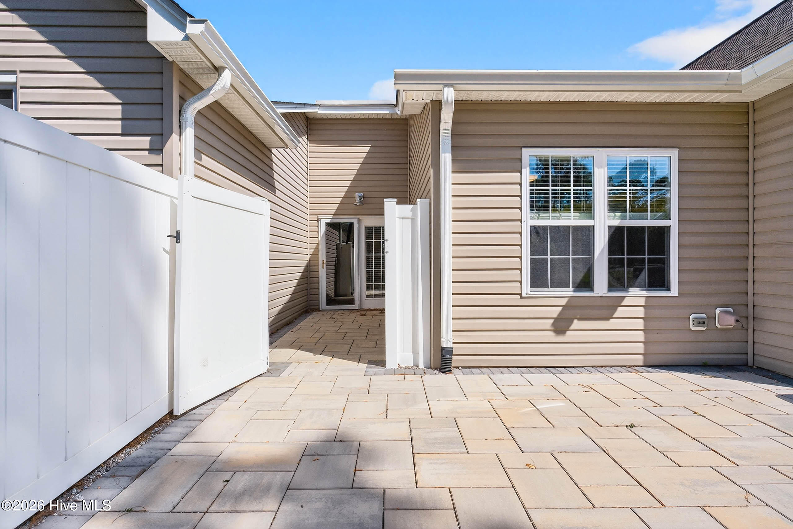 100564275 | Photo 32