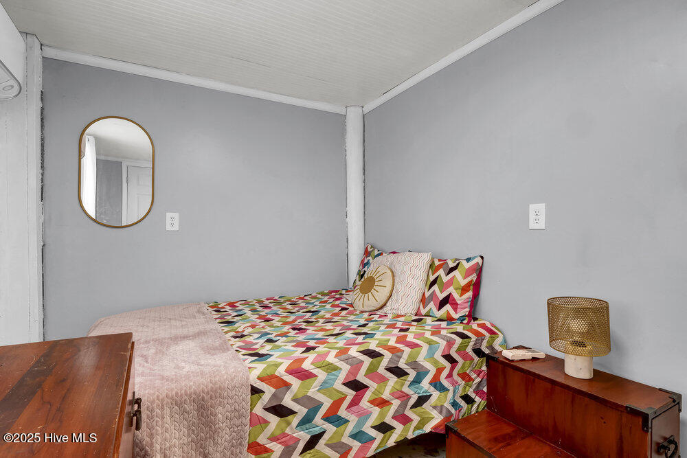 100533445 | Photo 65