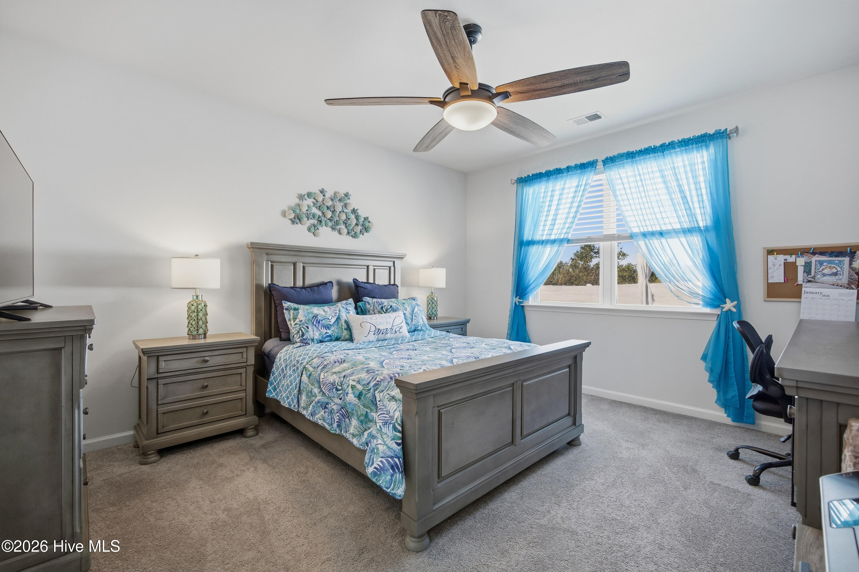 100550888 | Photo 40