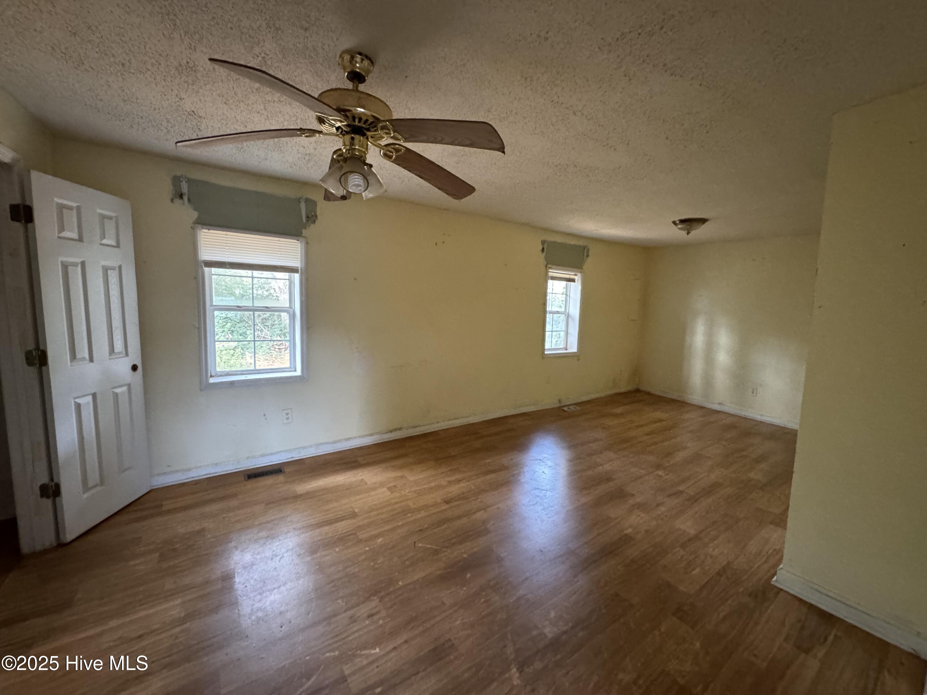 100543767 | Photo 11