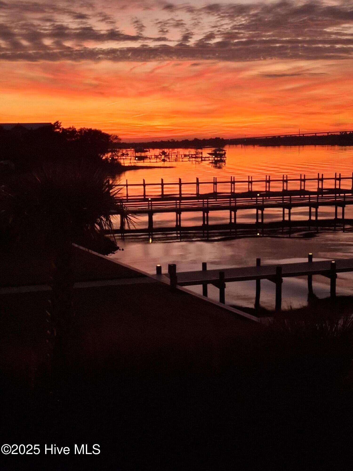 100537166 | Photo 60