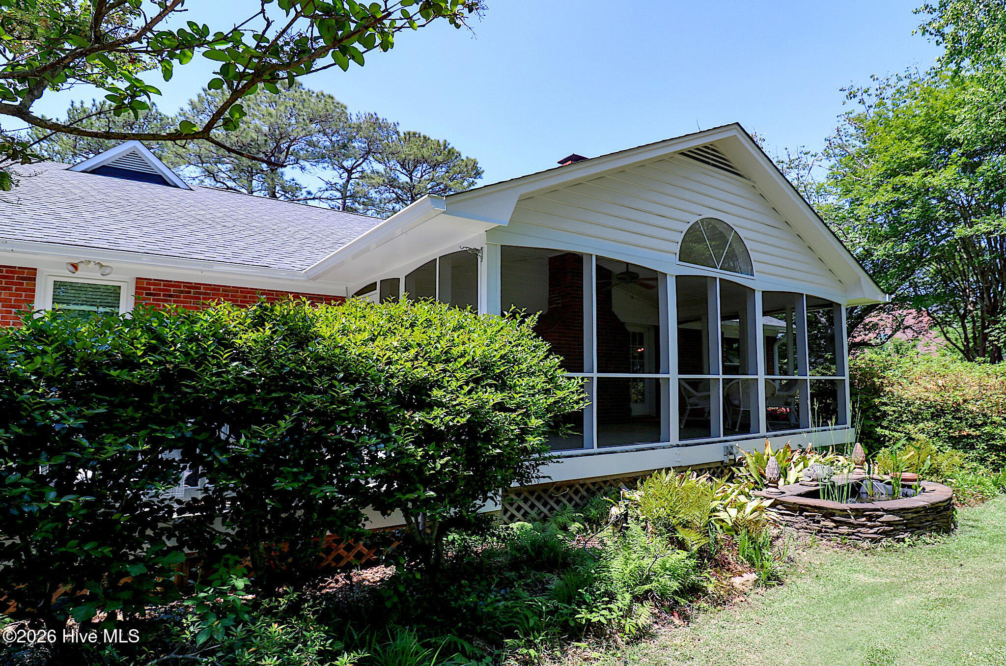 100569674 | Photo 37