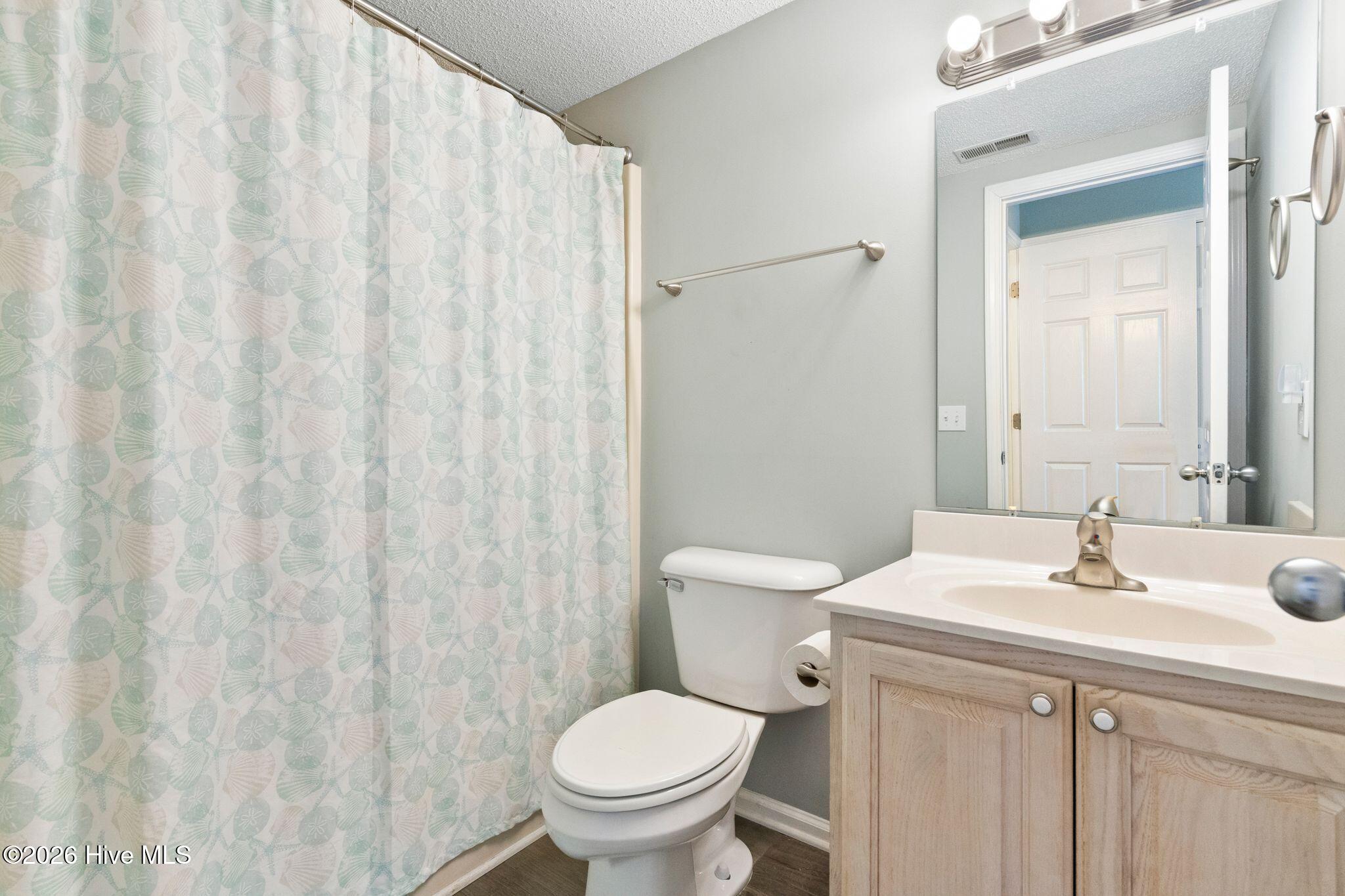 100551504 | Photo 24