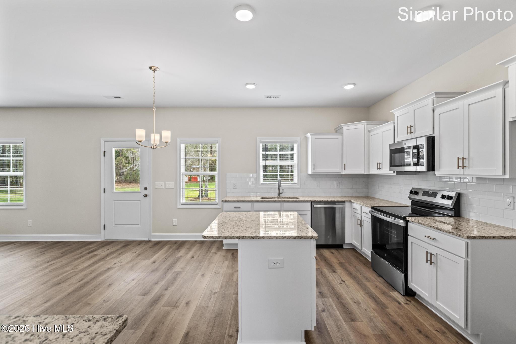 100552211 | Photo 11