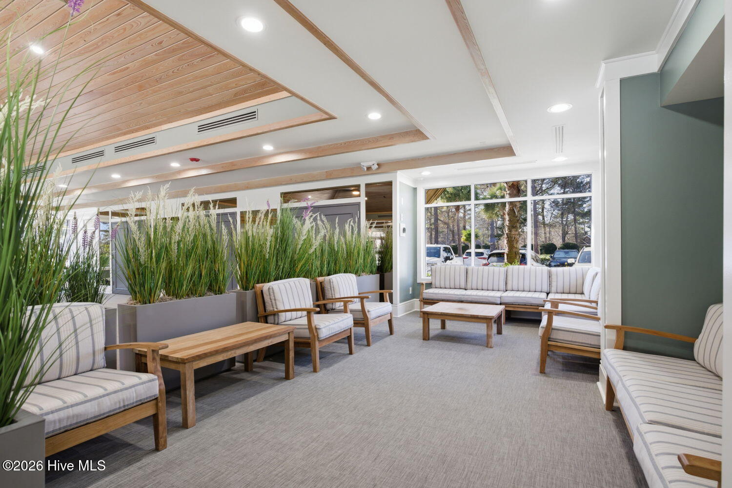 100555099 | Photo 45