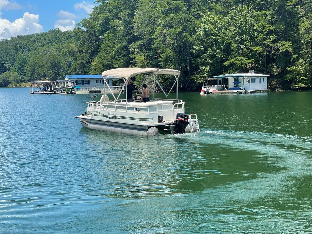 Easy access to enjoy the lake with your boat or bo