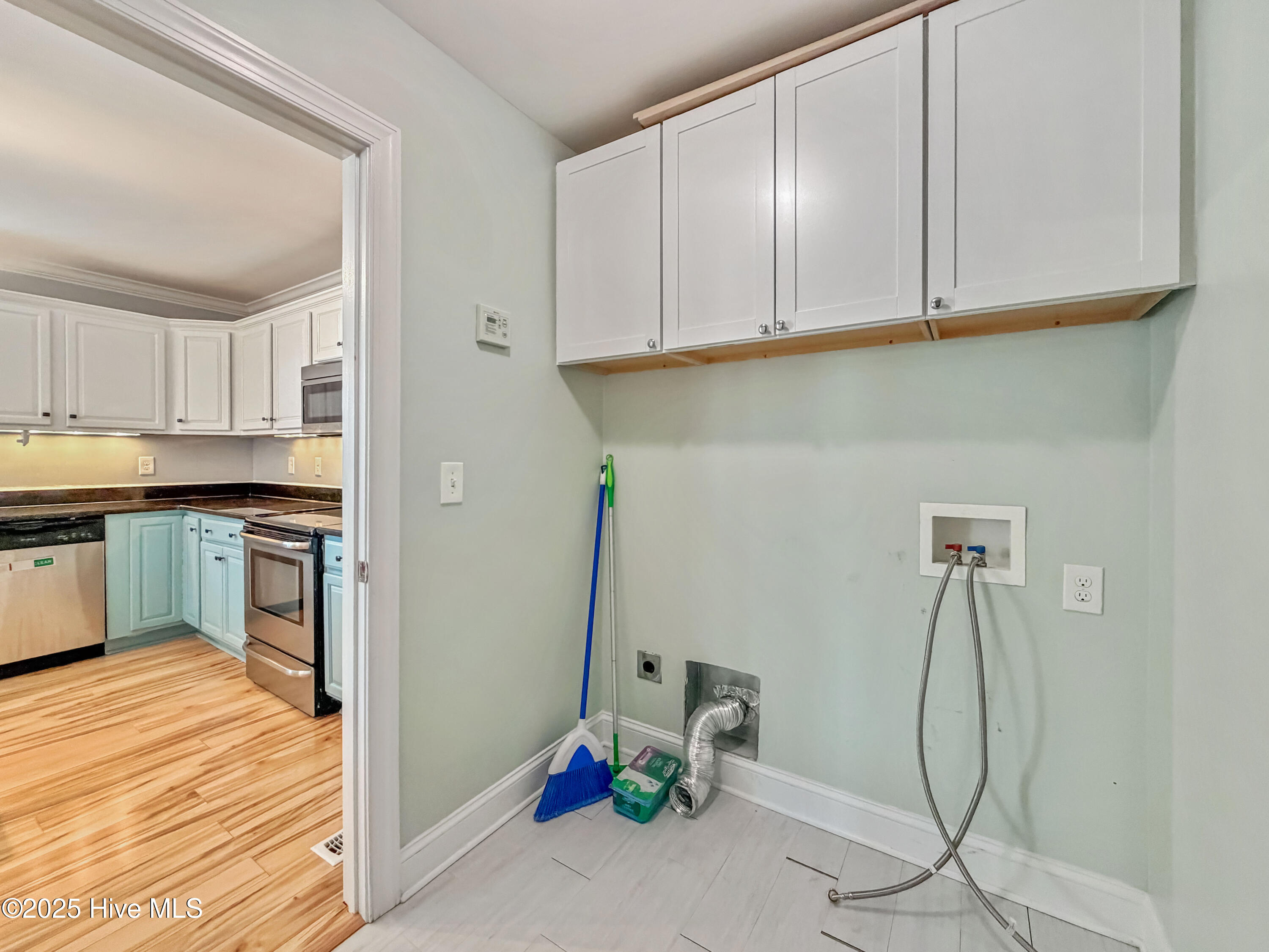 100543417 | Photo 48