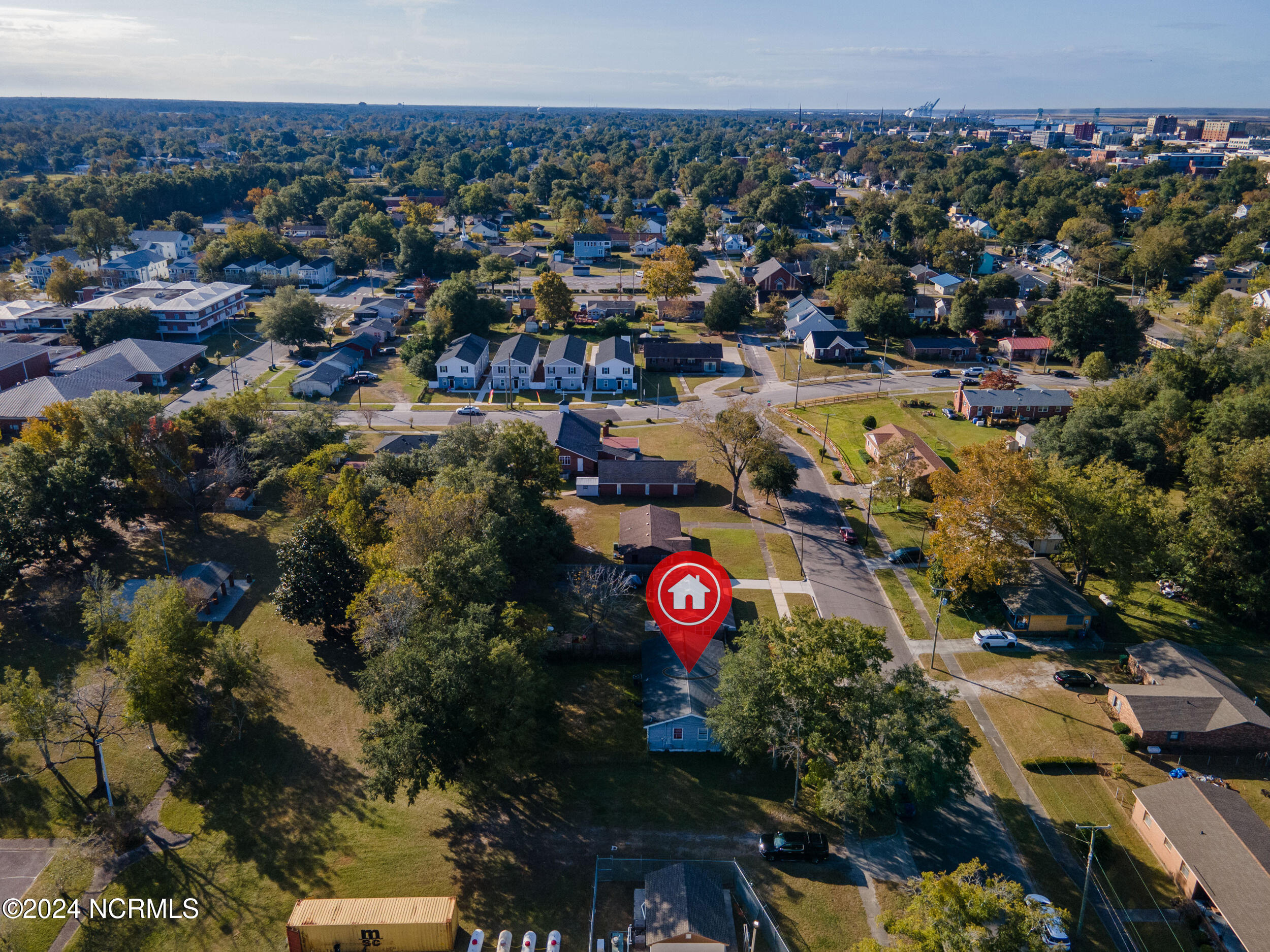 100470718 | Photo 25