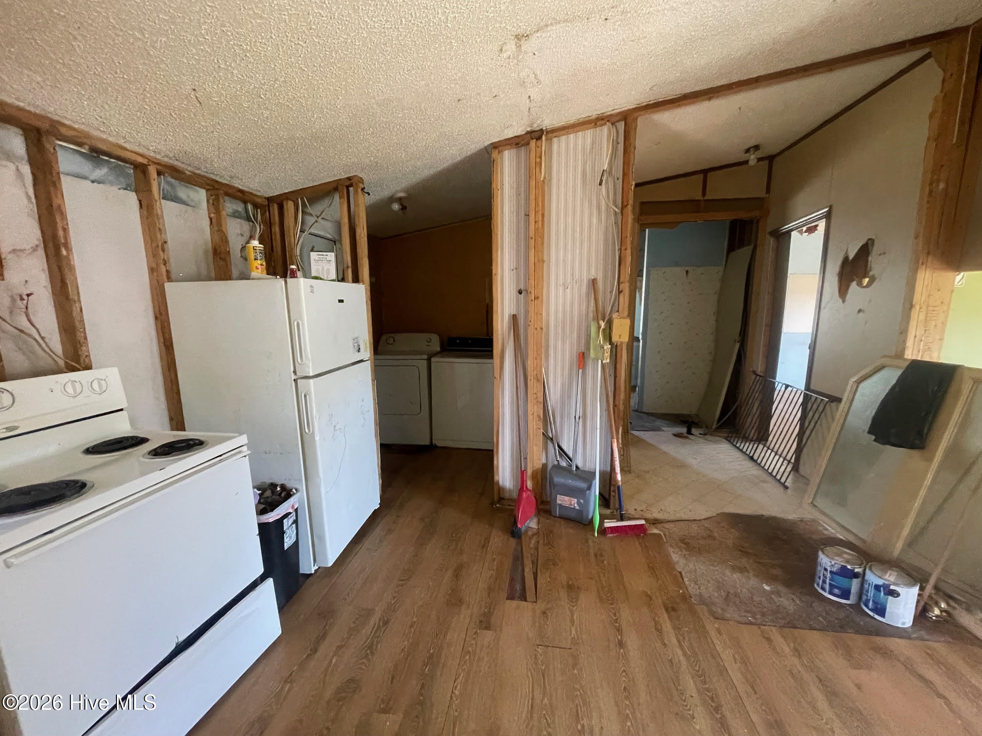 100559877 | Photo 14