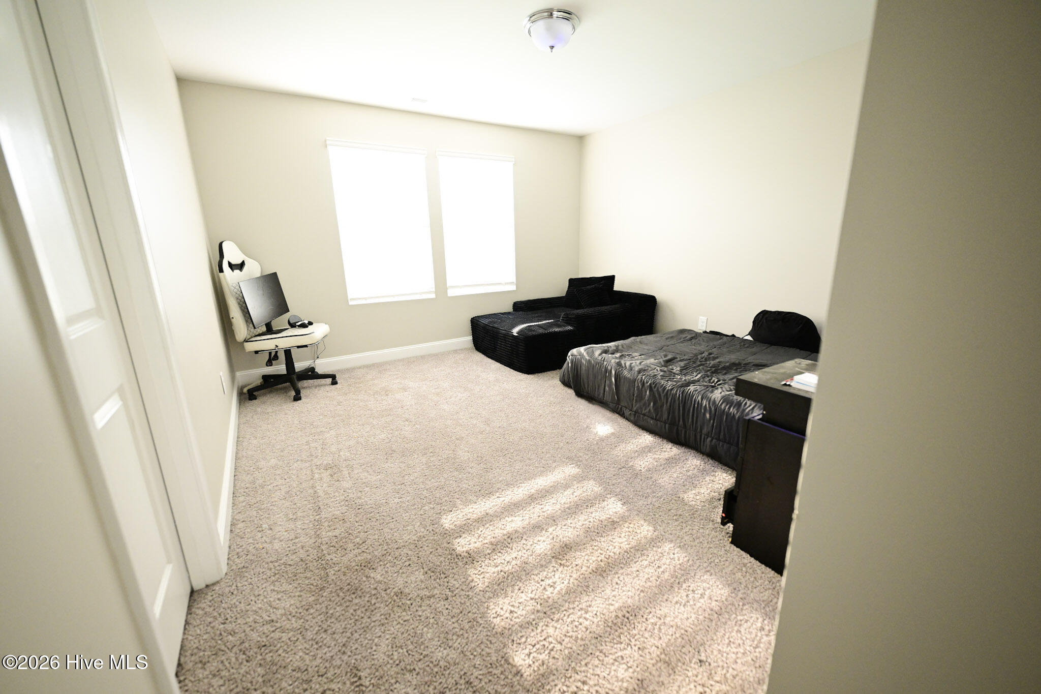 100570213 | Photo 25