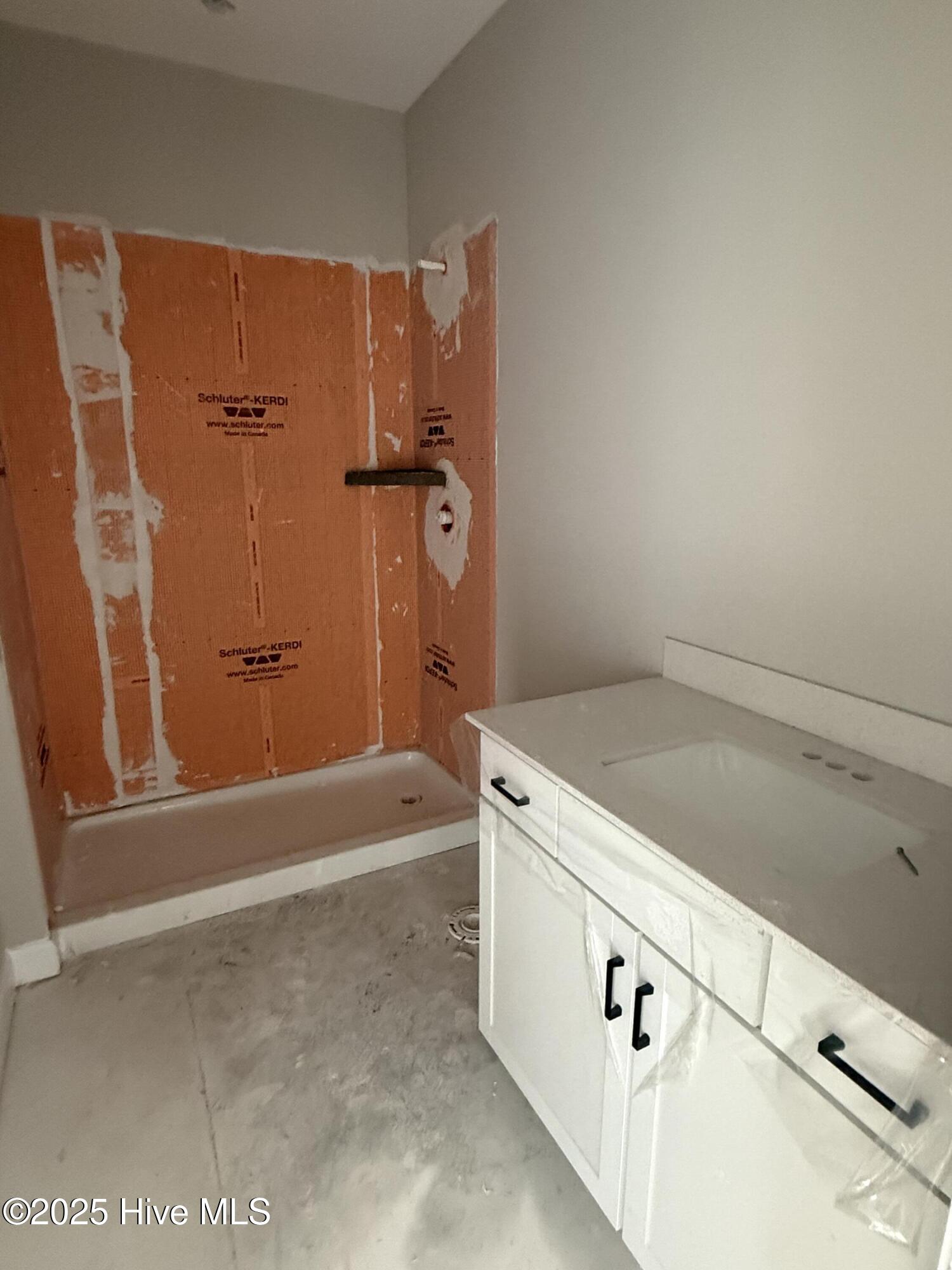 100527182 | Photo 13