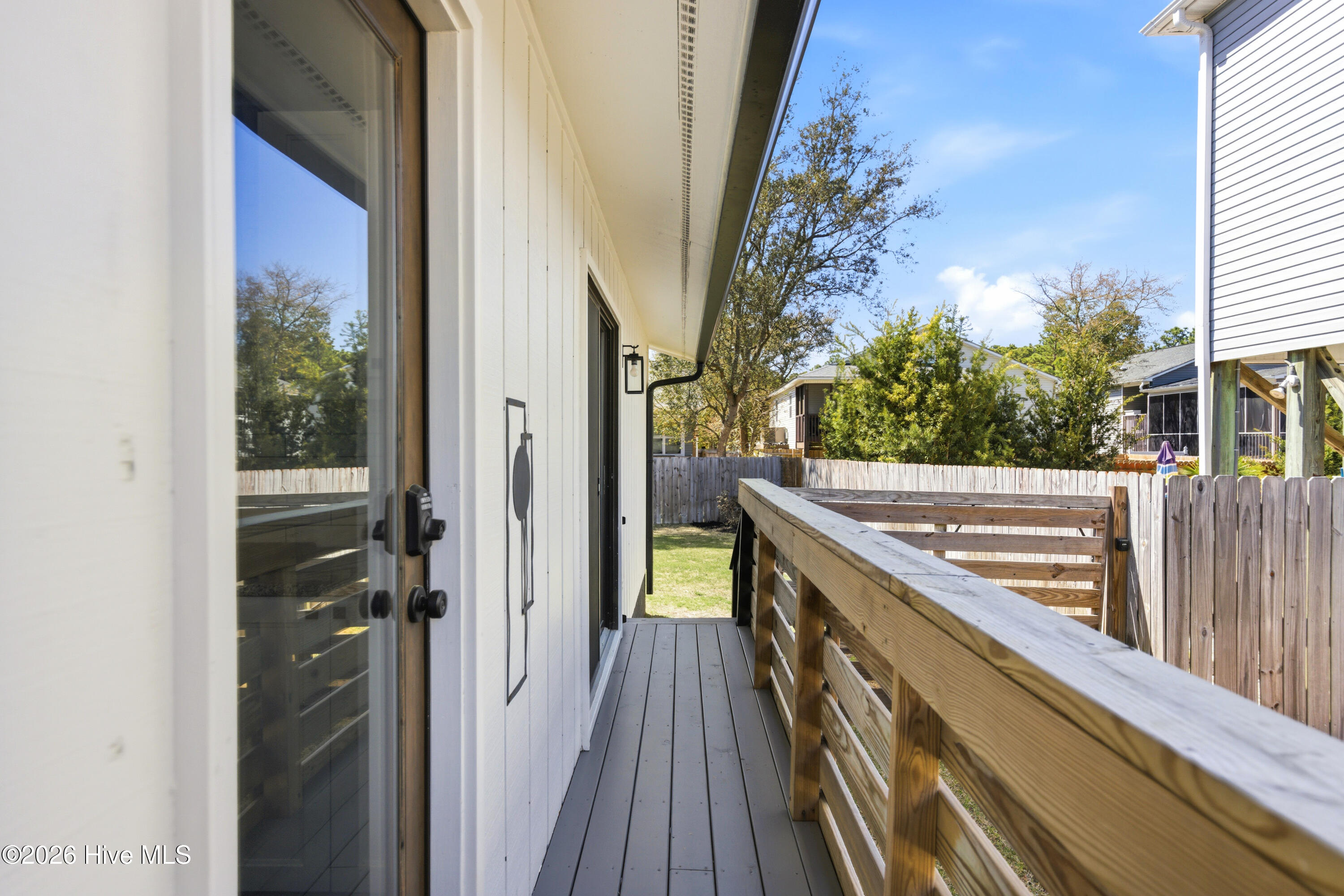 100564276 | Photo 43