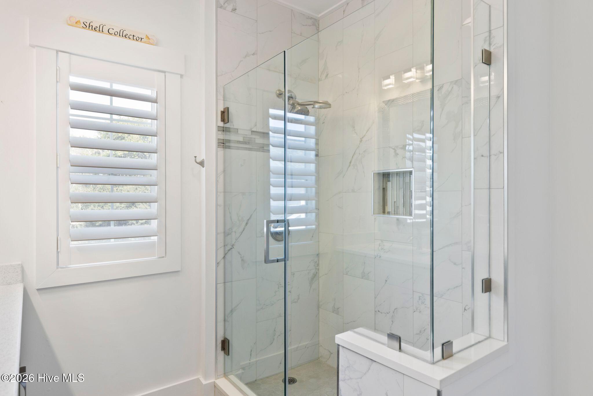 100551574 | Photo 42