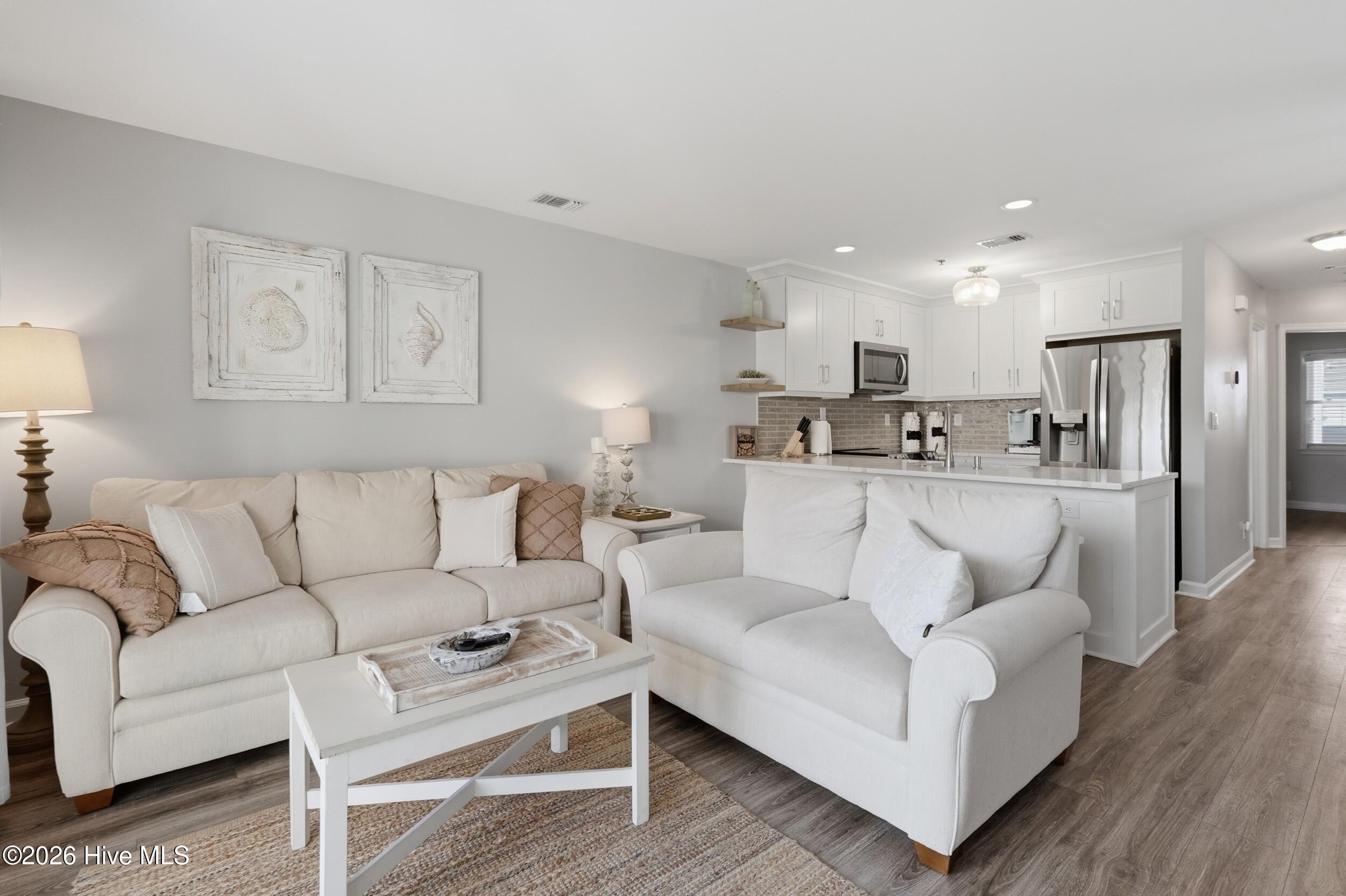 100560519 | Photo 34