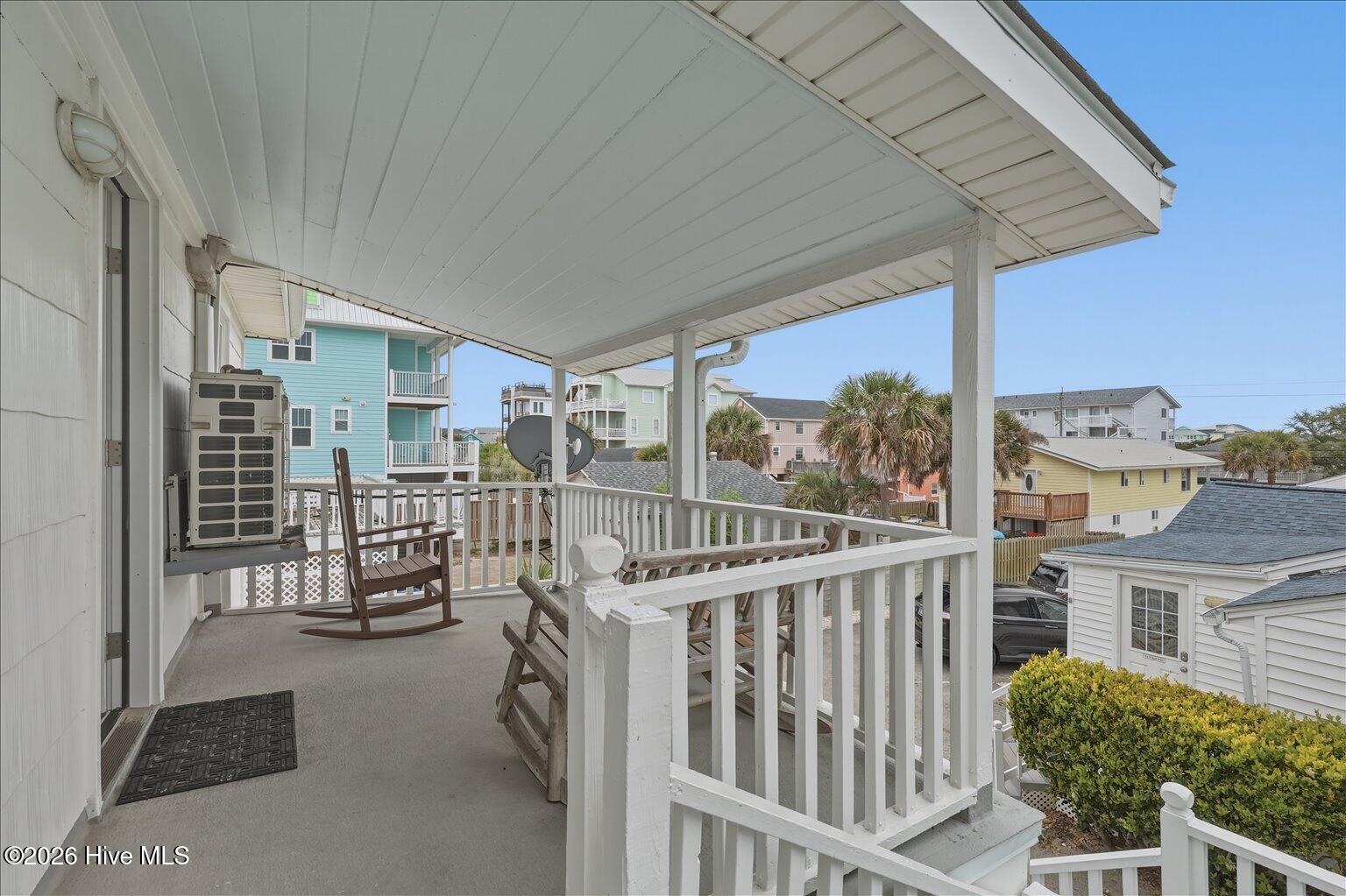 100570528 | Photo 41