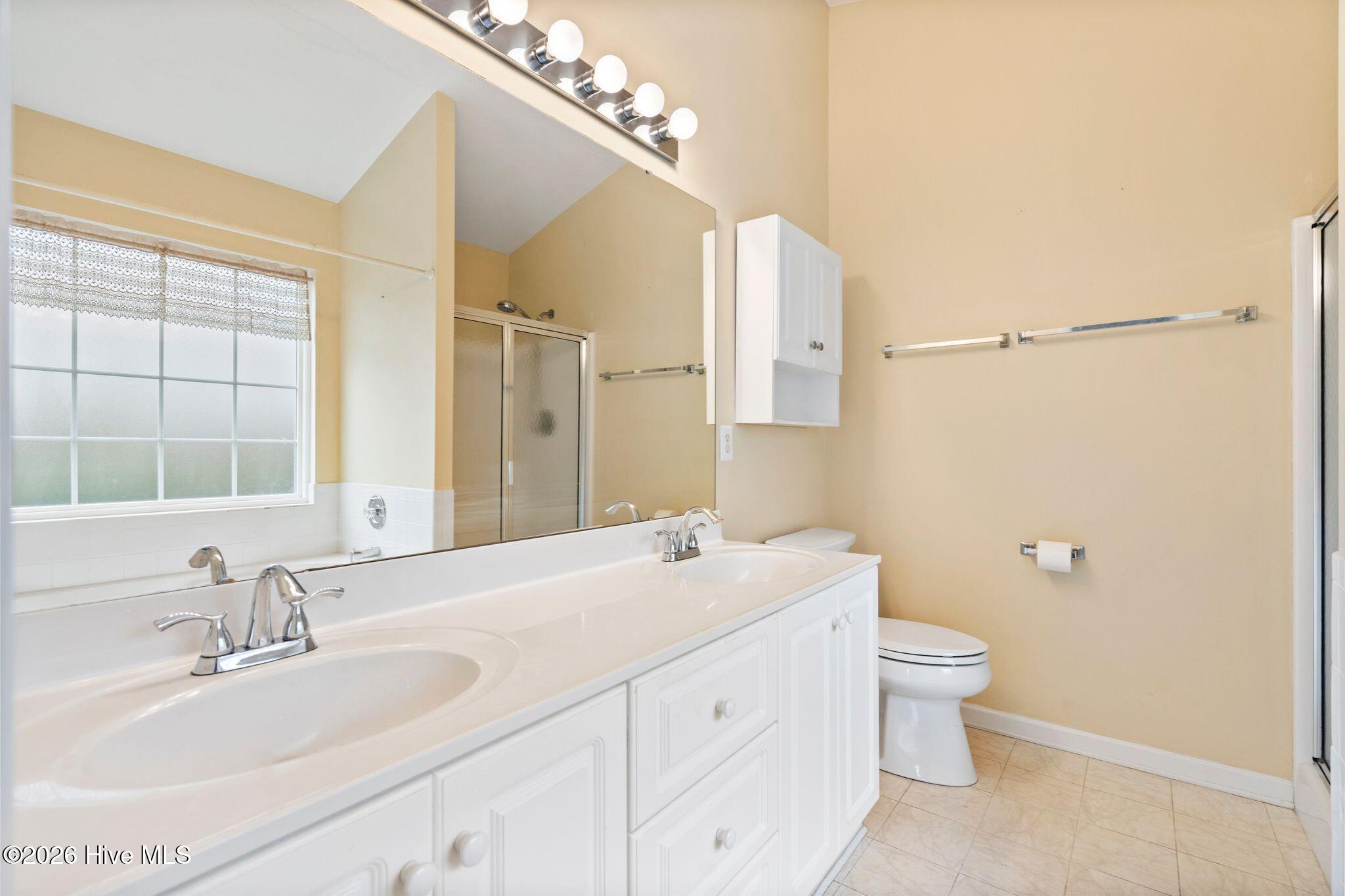 100558040 | Photo 30