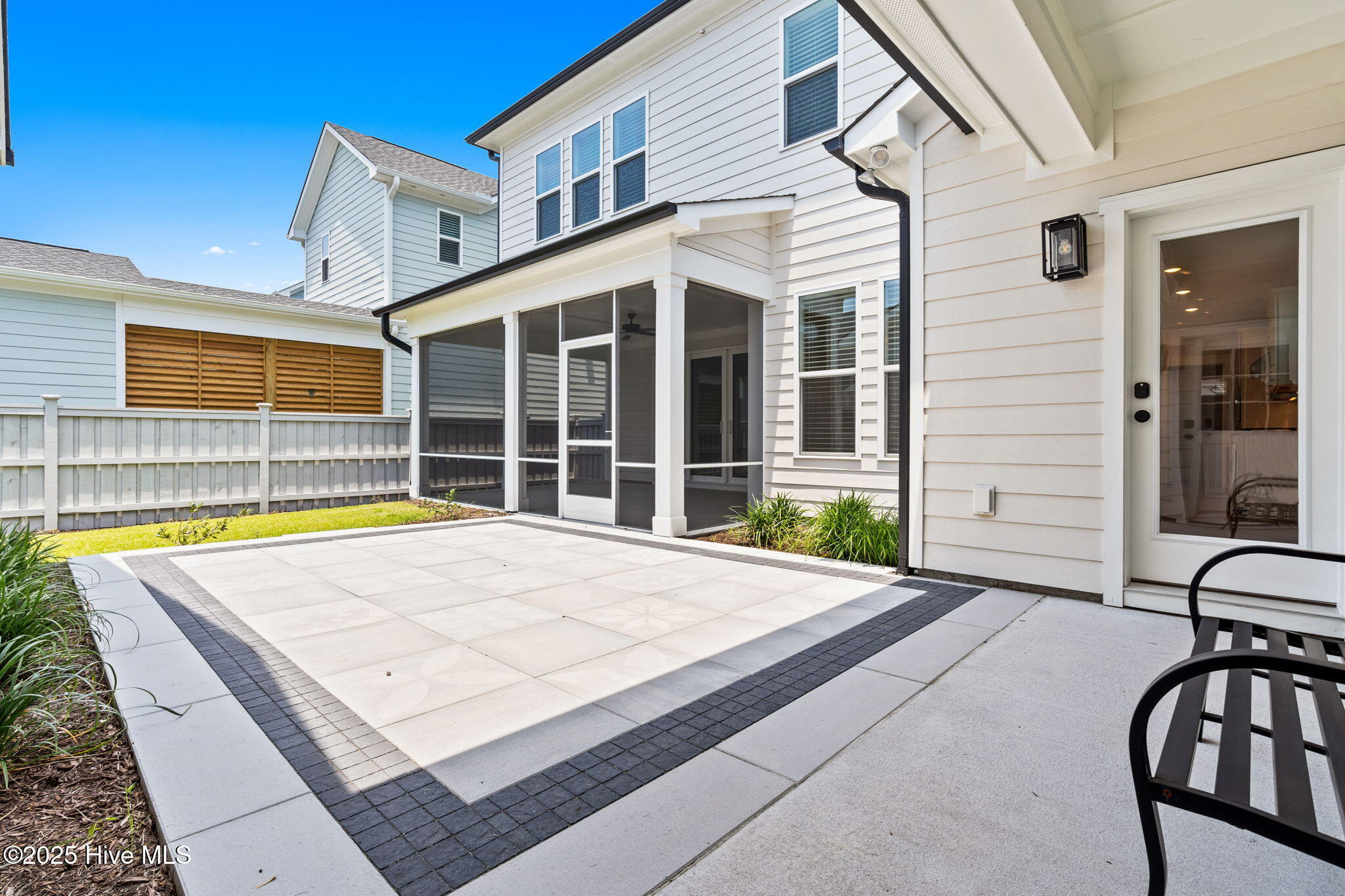 100485304 | Photo 21