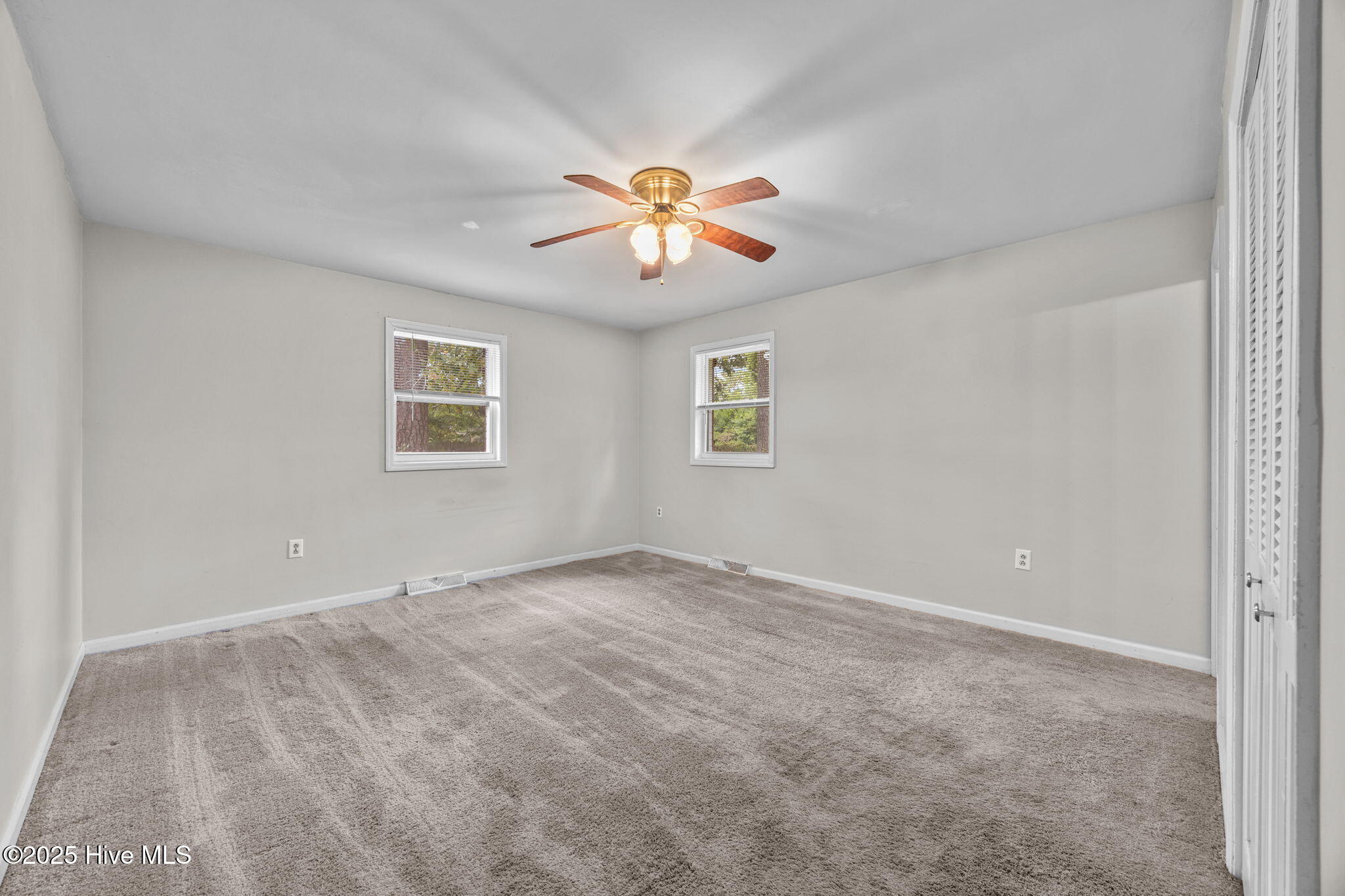 100530315 | Photo 29