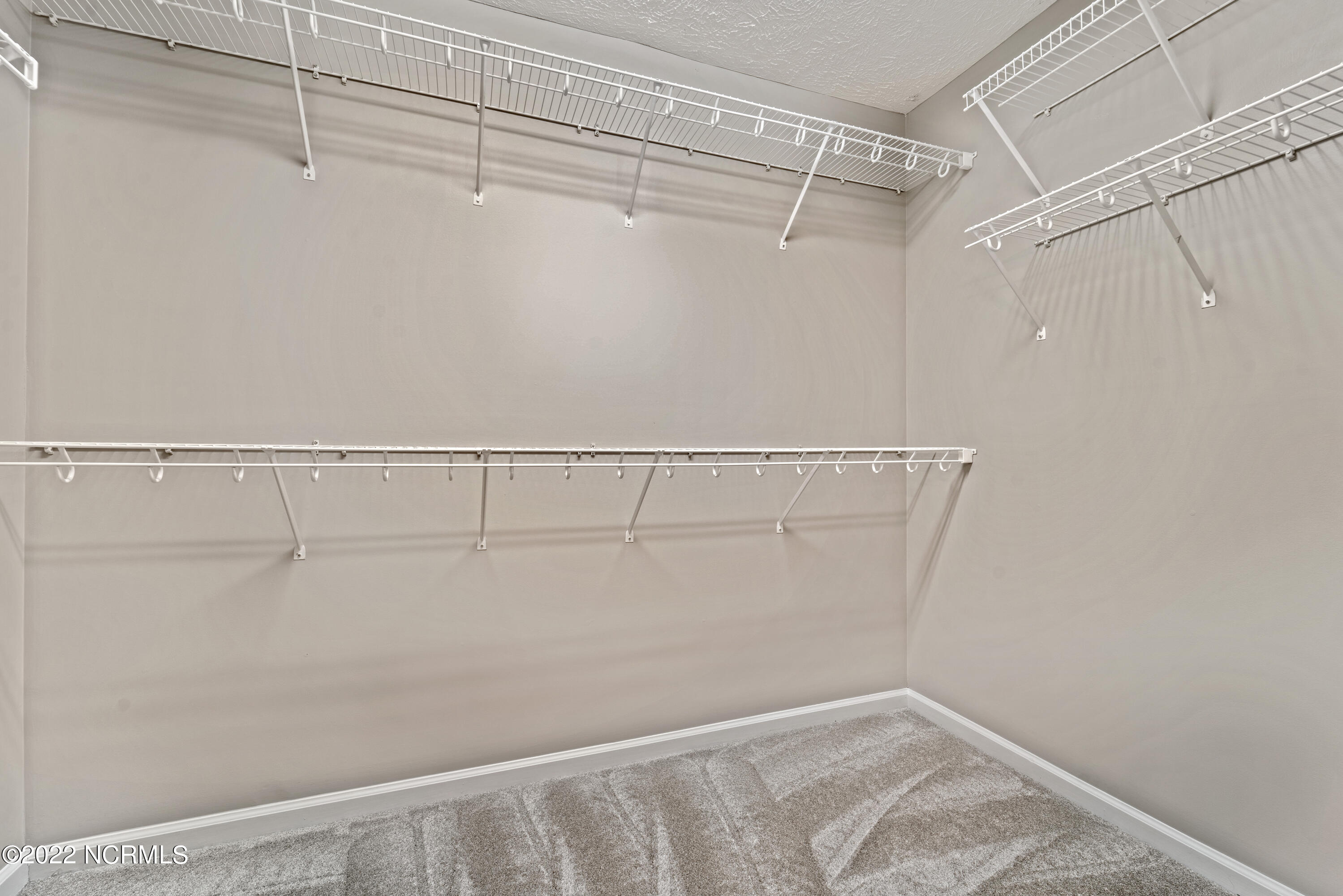 100564225 | Photo 20