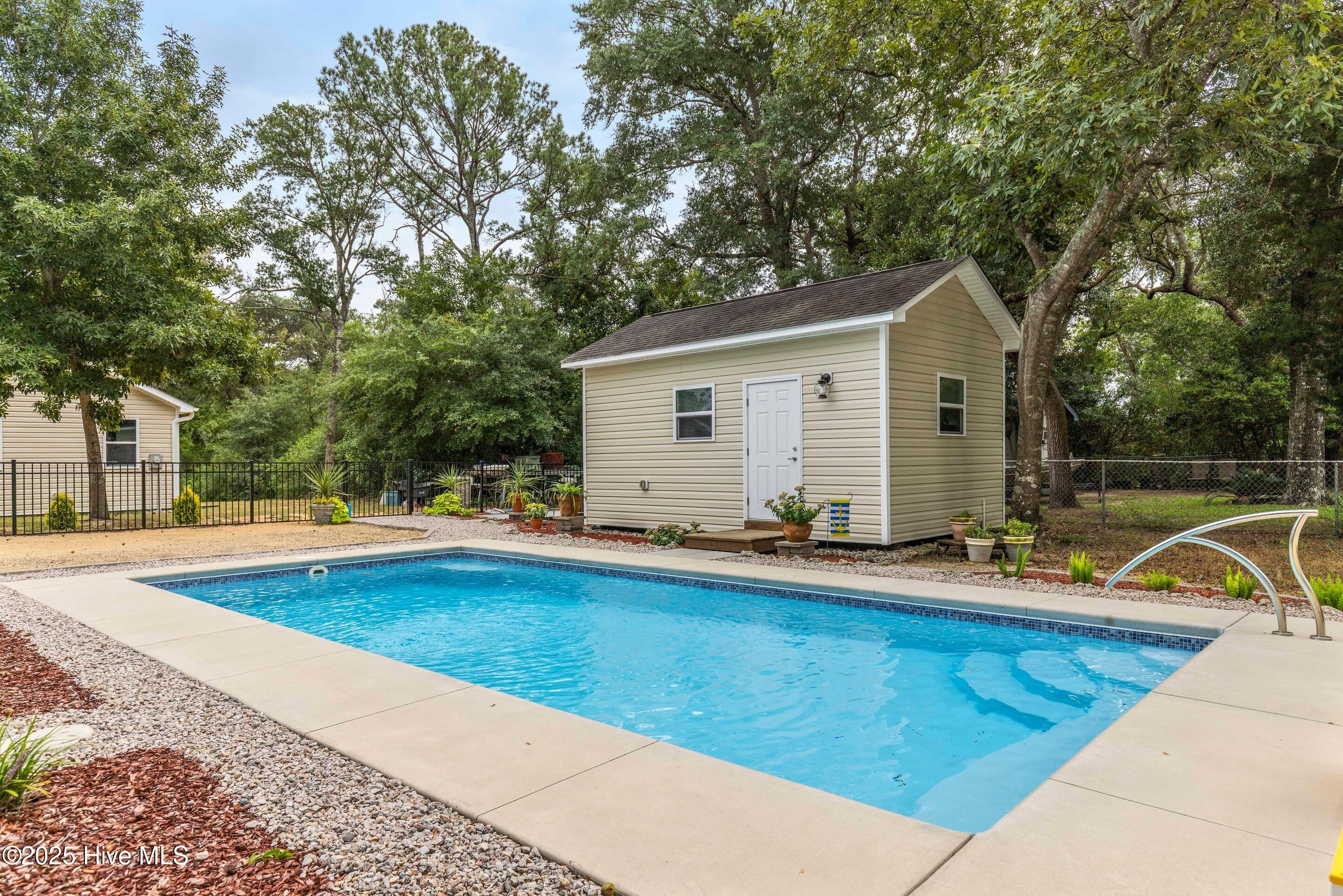 100553447 | Photo 46