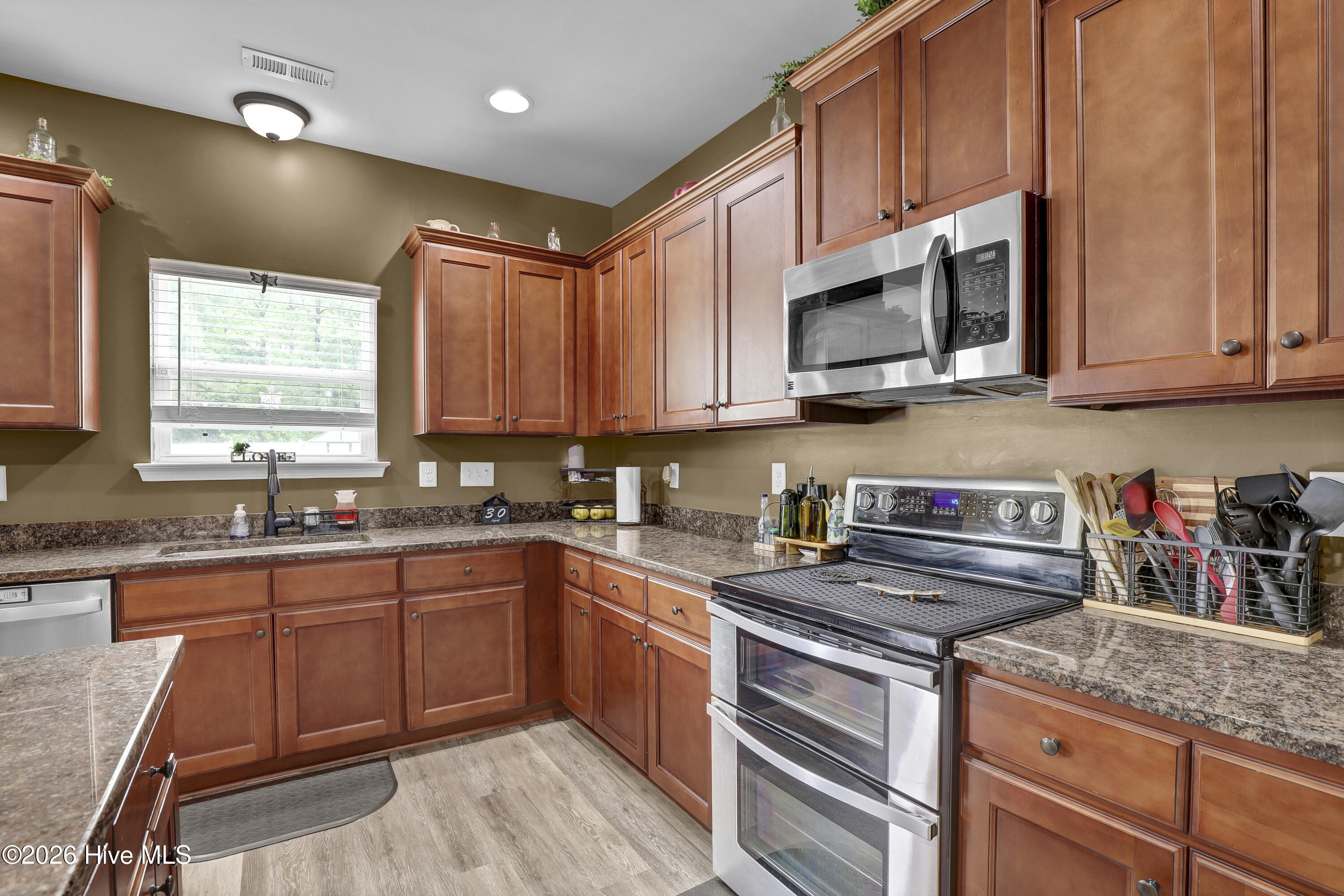 201 Wedgefield Circle,Maple Hill