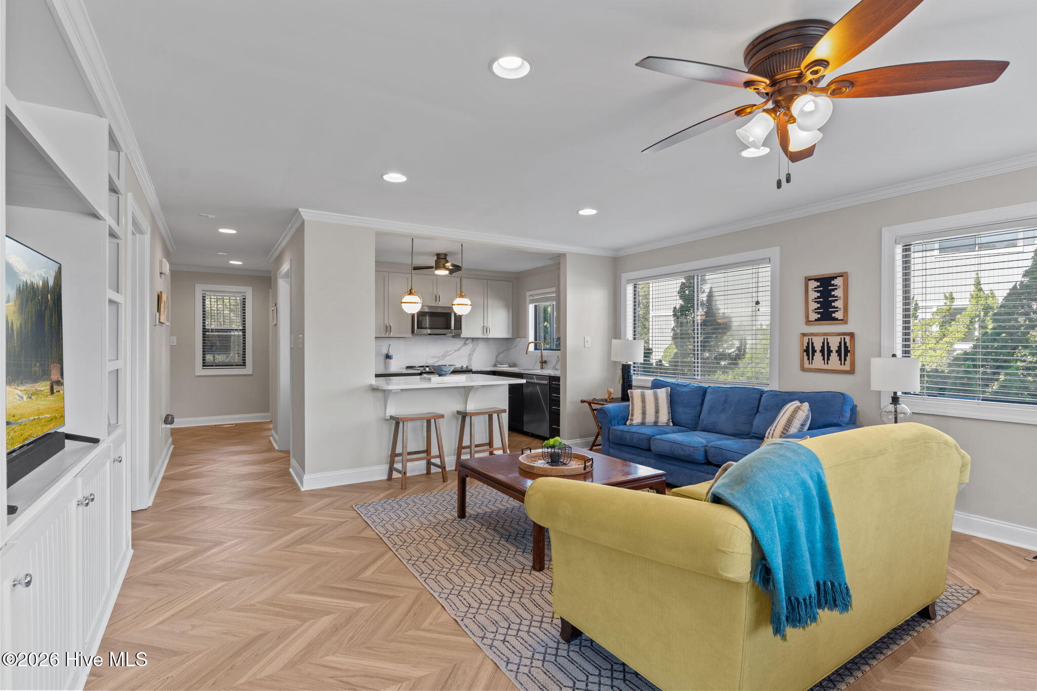 100558305 | Photo 26