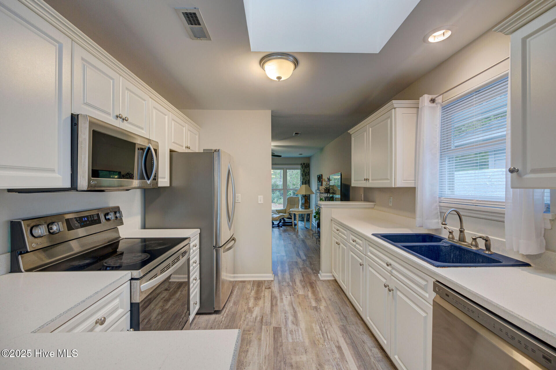 100533914 | Photo 10