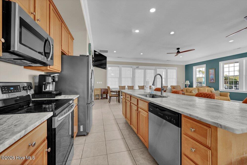 100568146 | Photo 47