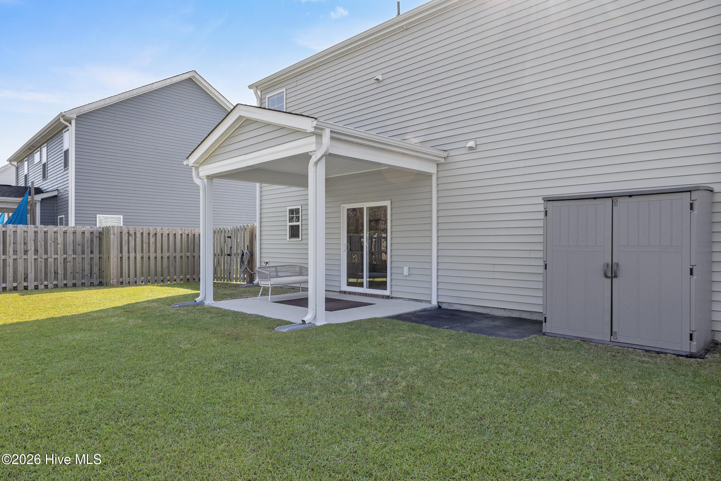 100569067 | Photo 43