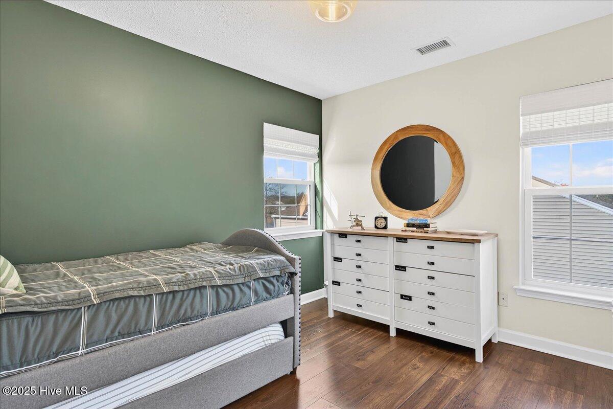 100543008 | Photo 33