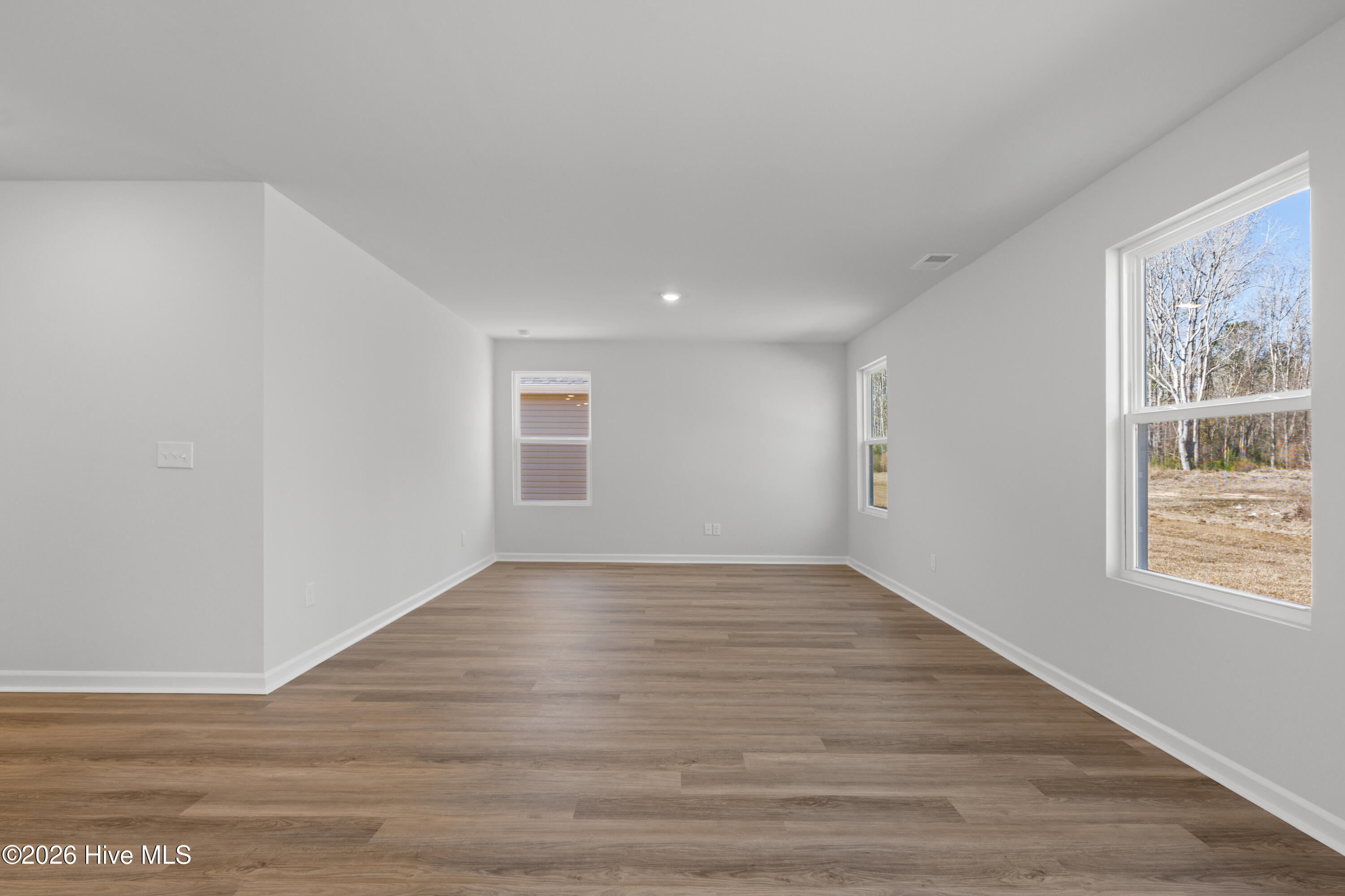 100552120 | Photo 11