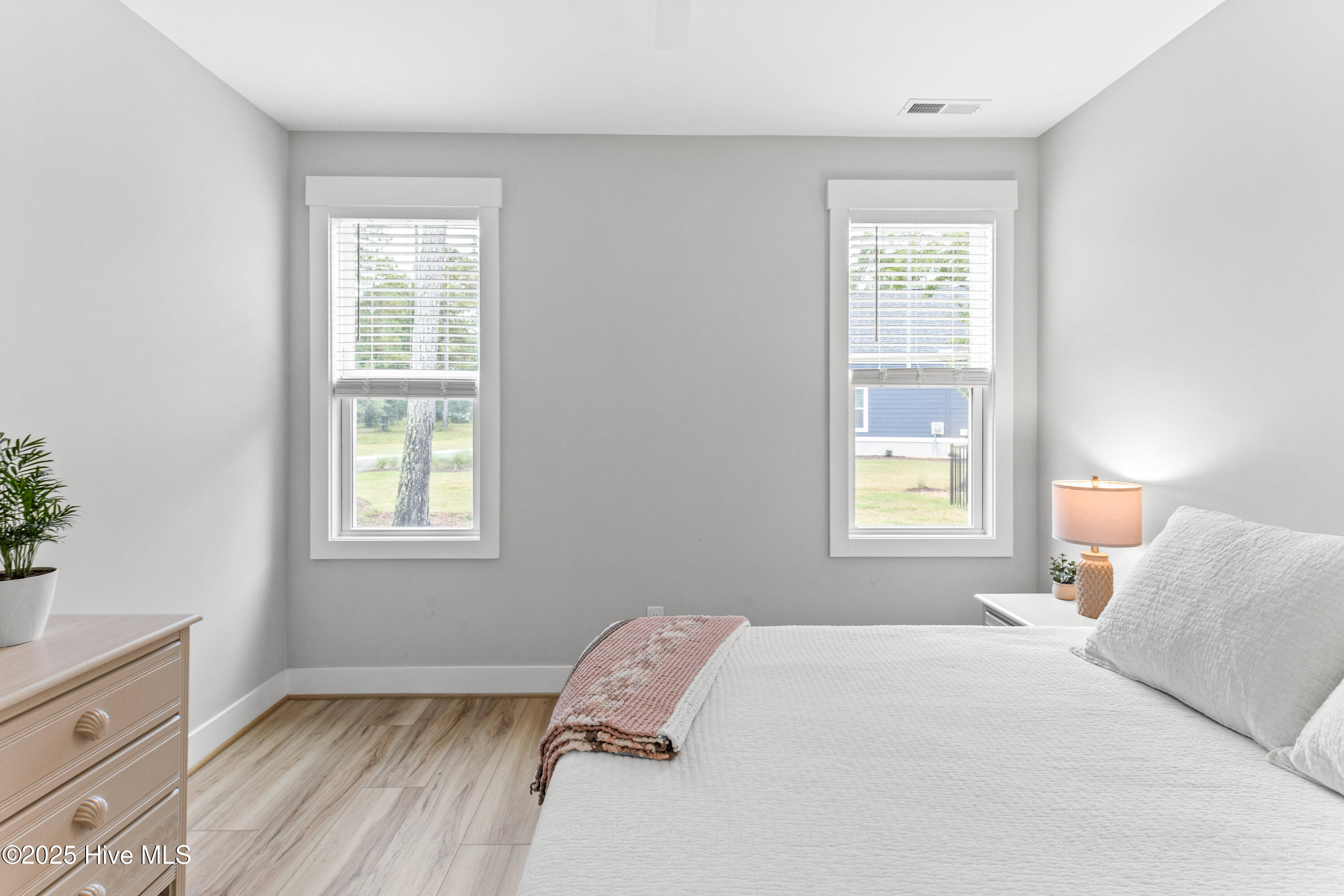 100530146 | Photo 28